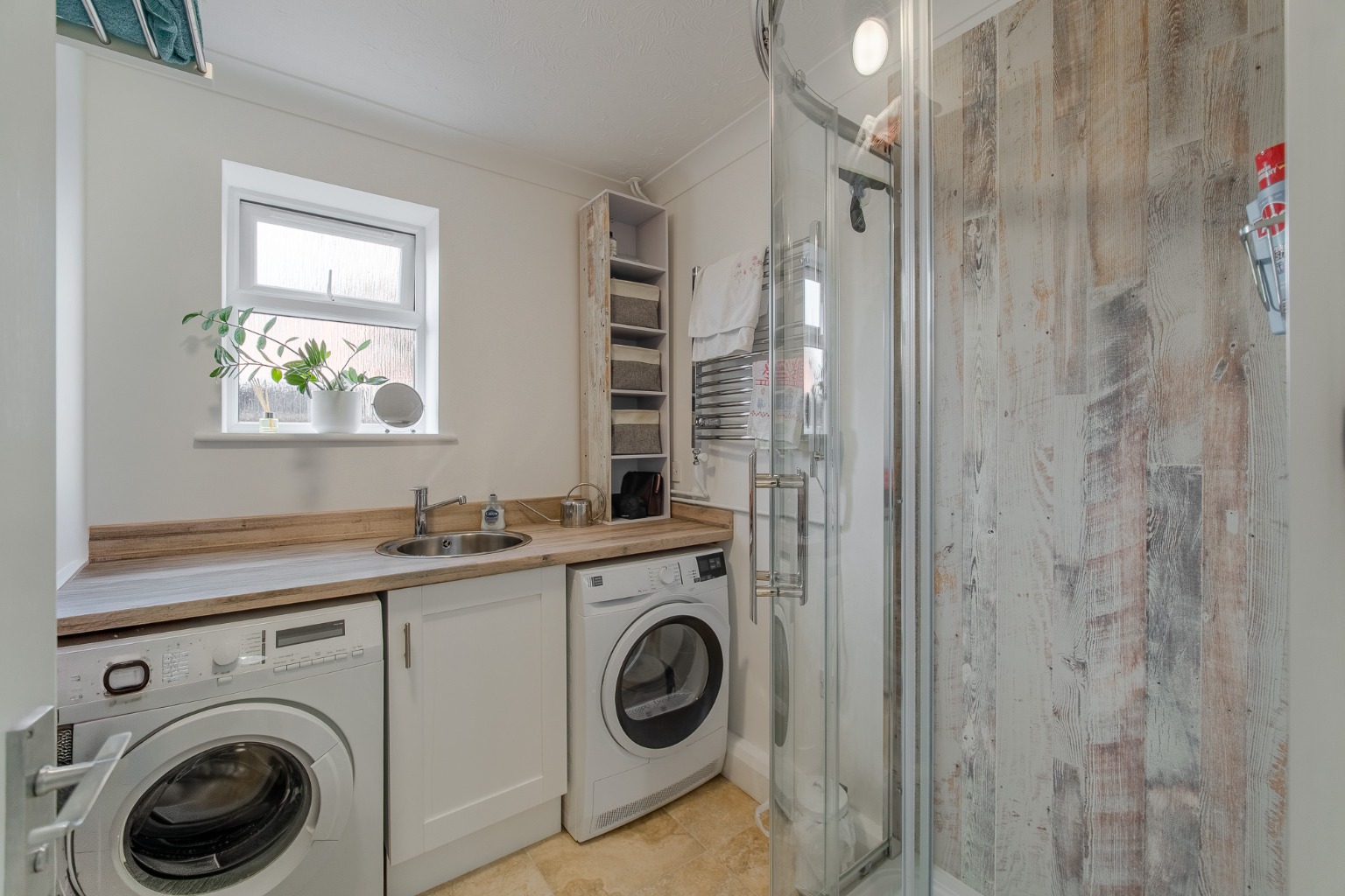 3 bed link detached house for sale in Hamden Way, Cambridgeshire  - Property Image 7