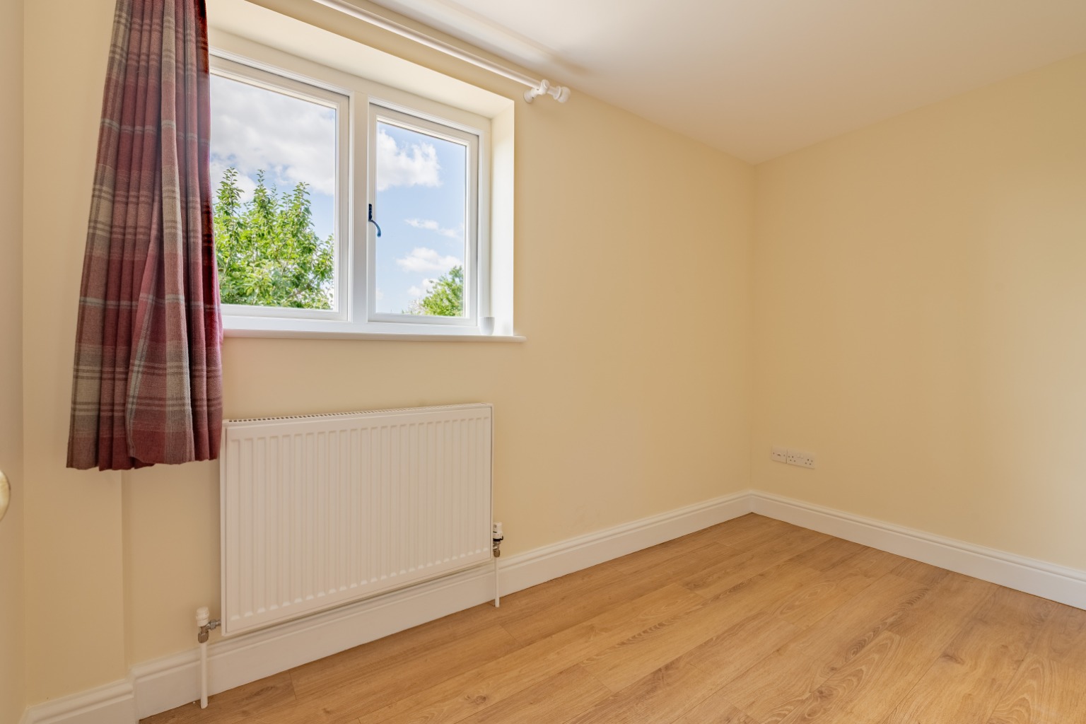 4 bed detached house for sale in Lowndes Drove, St. Ives  - Property Image 9