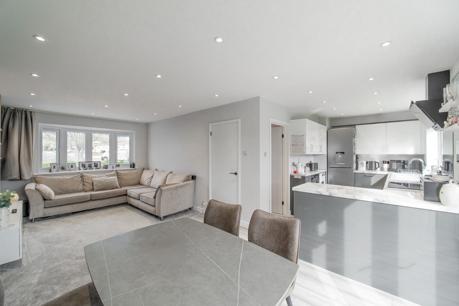 3 bed detached house for sale in The Poplars, Huntingdon 6