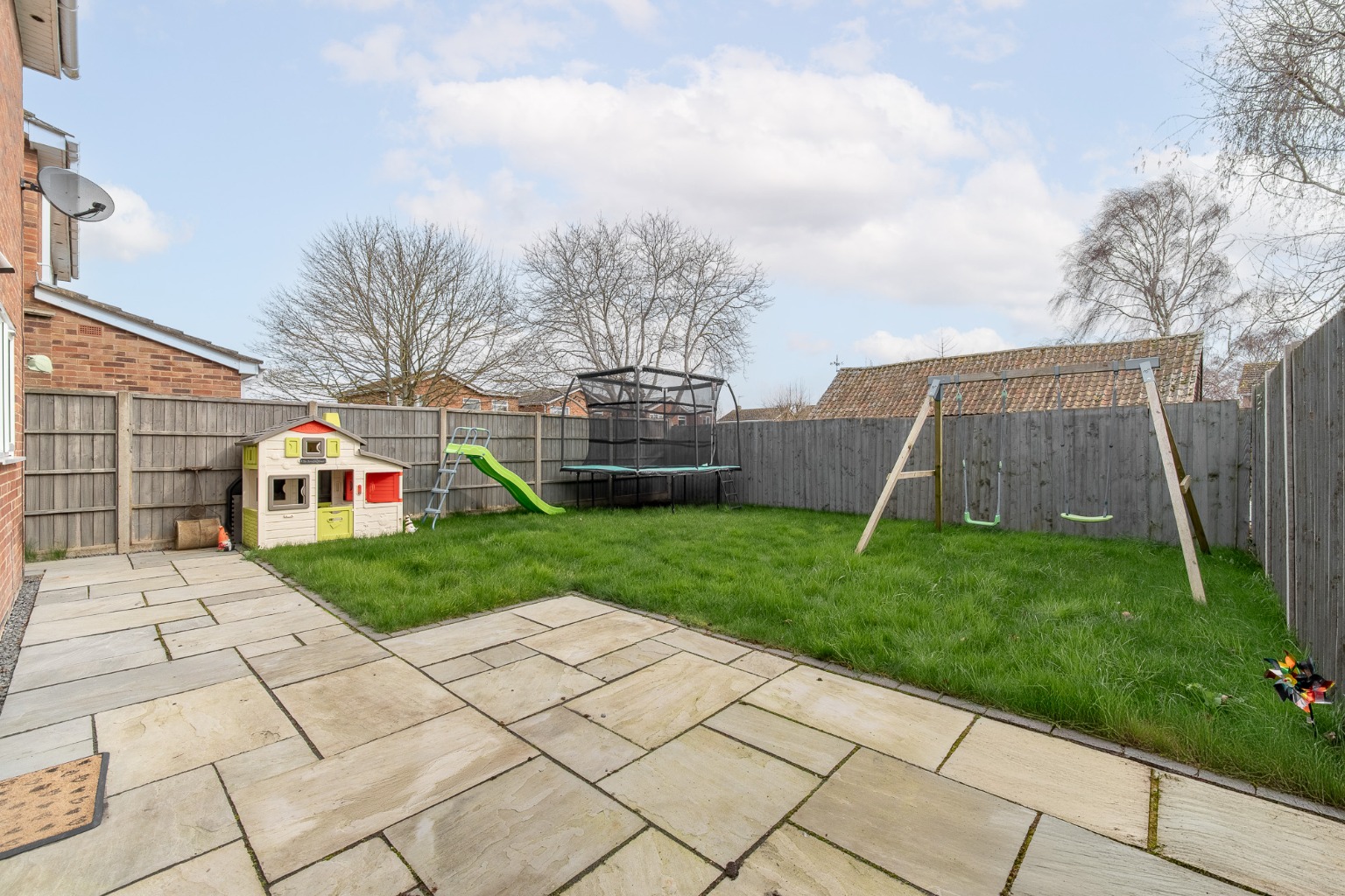 3 bed detached house for sale in The Poplars, Huntingdon 3