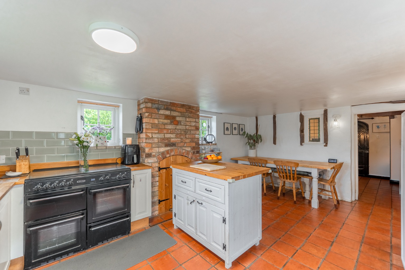 3 bed detached house for sale in Bridge End, Cambridgeshire  - Property Image 2