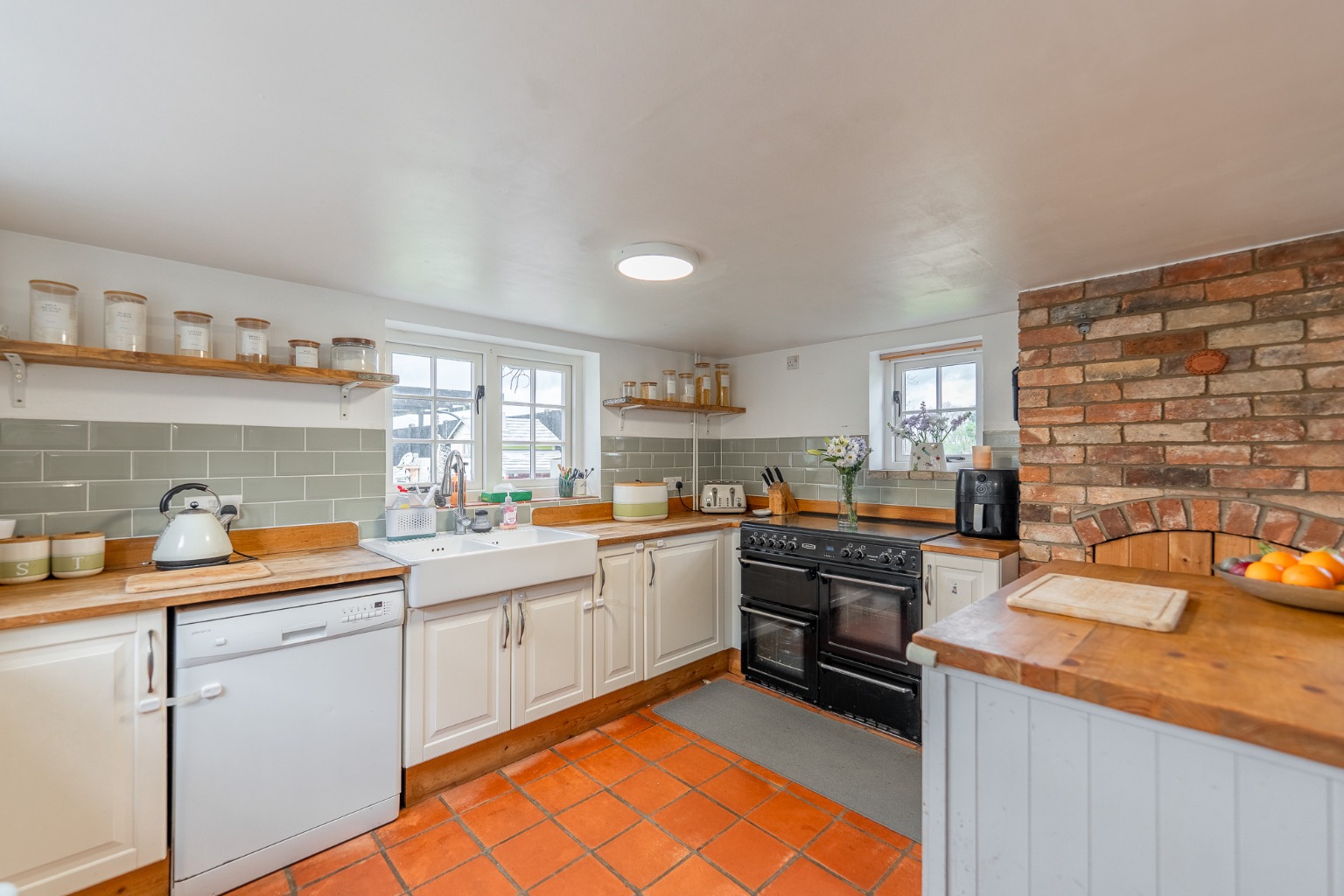 3 bed detached house for sale in Bridge End, Cambridgeshire  - Property Image 5