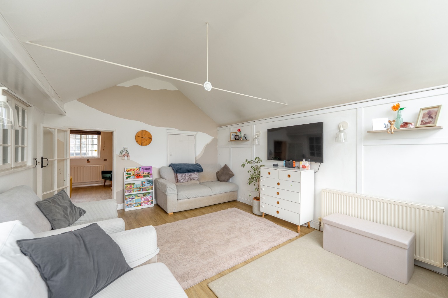 3 bed detached house for sale in Bridge End, Cambridgeshire  - Property Image 9