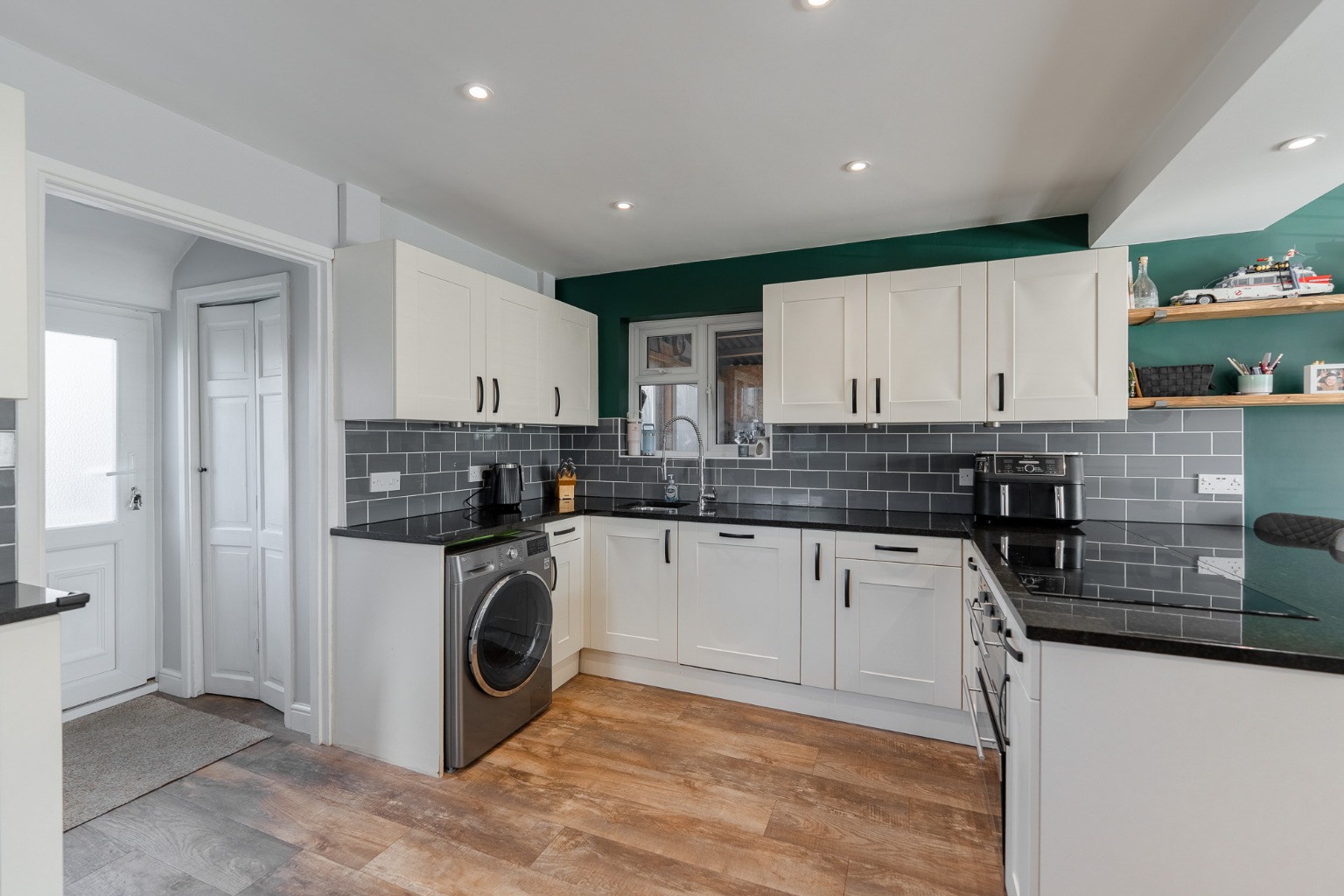 3 bed semi-detached house for sale in Manor Close, Huntingdon  - Property Image 2