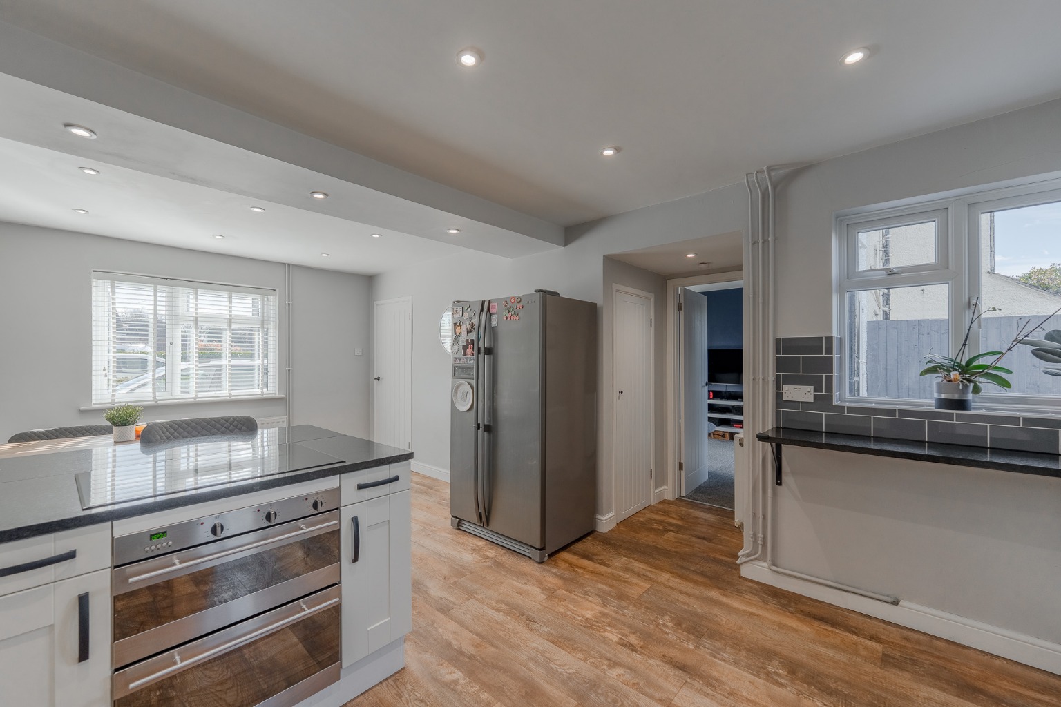 3 bed semi-detached house for sale in Manor Close, Huntingdon  - Property Image 7