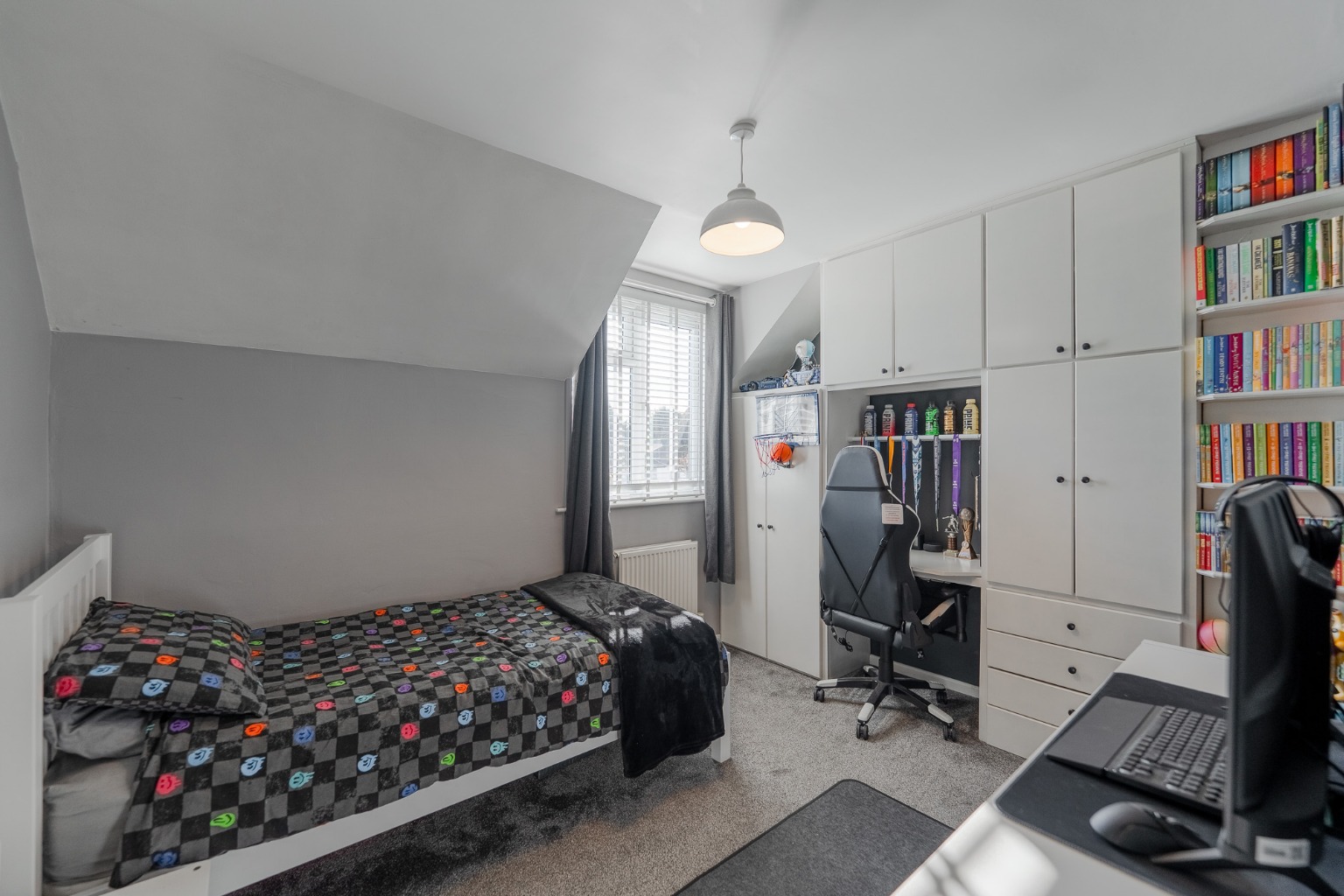 3 bed semi-detached house for sale in Manor Close, Huntingdon  - Property Image 11