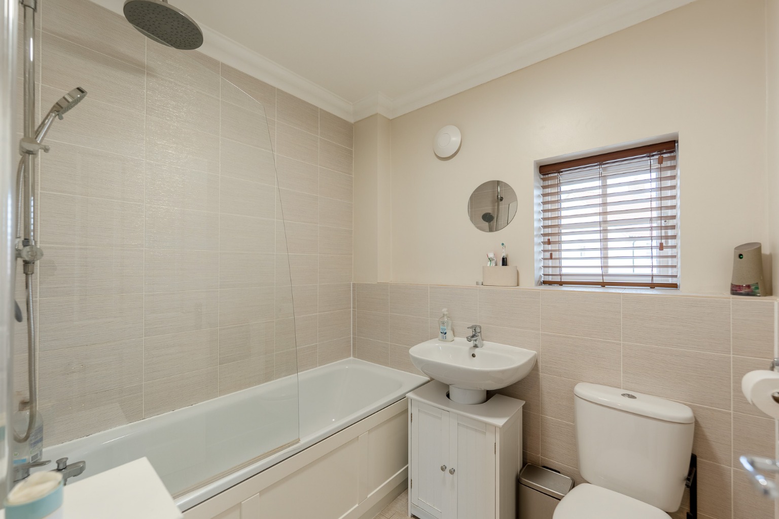 3 bed end of terrace house for sale in Pople Drive, Cambridgeshire 9