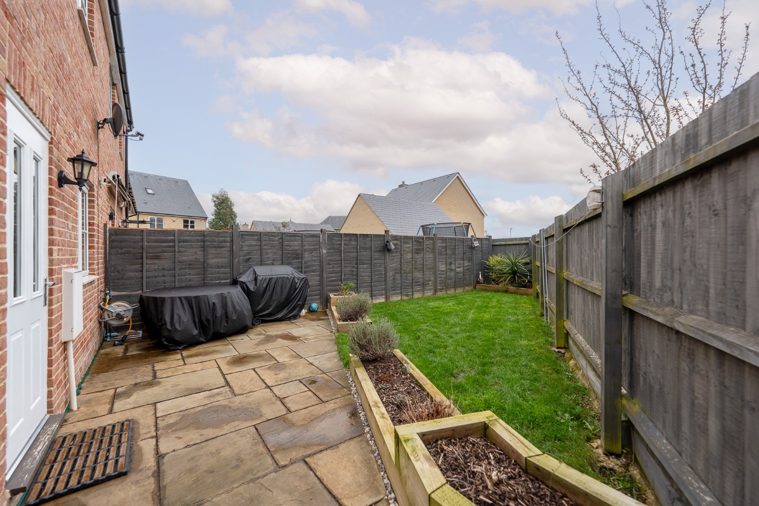 3 bed end of terrace house for sale in Pople Drive, Cambridgeshire 11