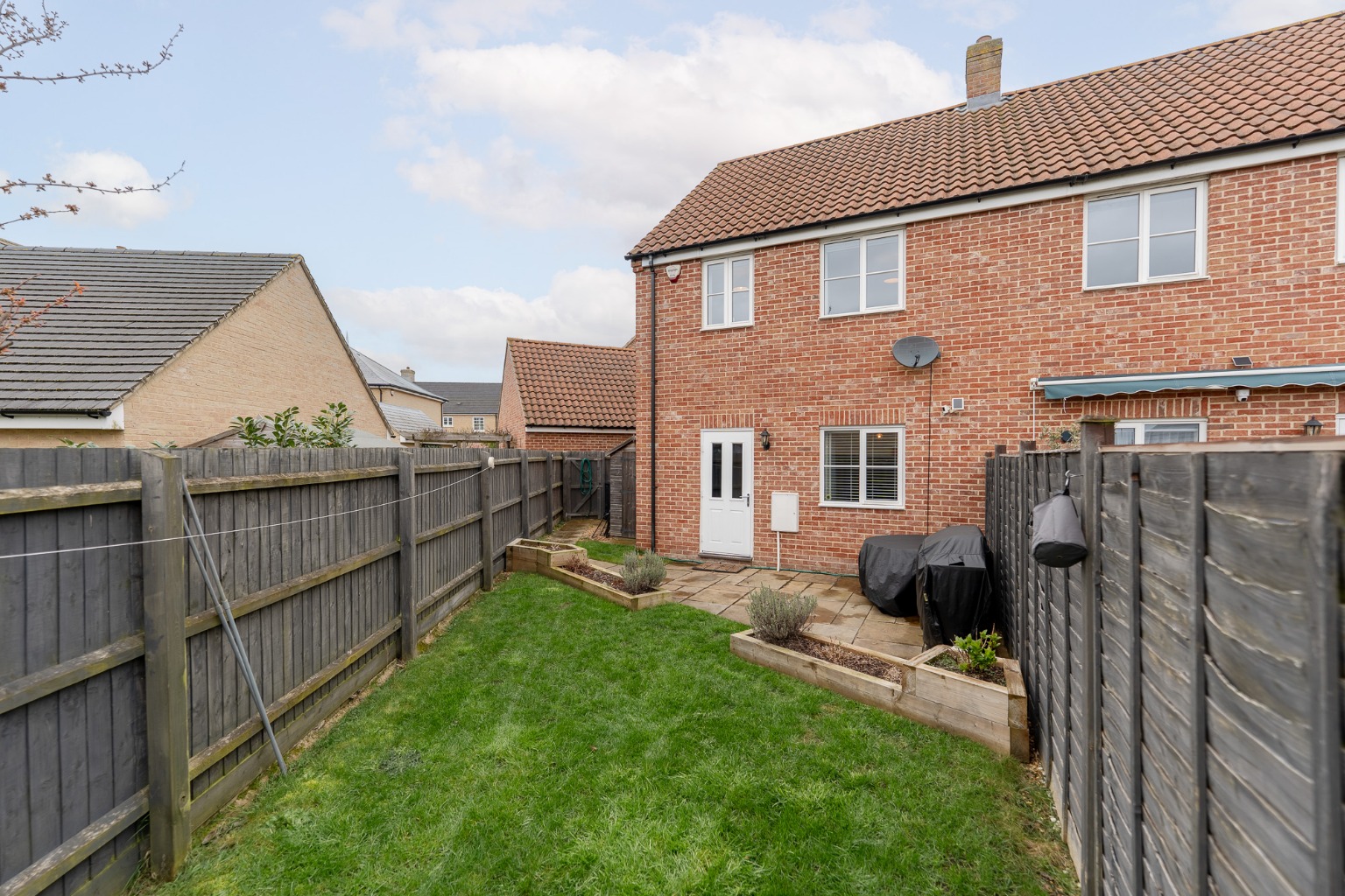 3 bed end of terrace house for sale in Pople Drive, Cambridgeshire  - Property Image 13