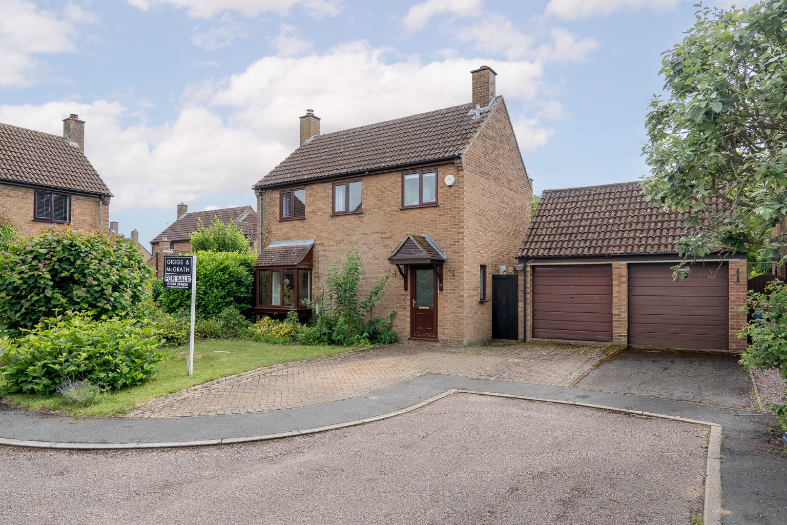 3 bed detached house for sale in Inhams Way, Huntingdon - Property Image 1