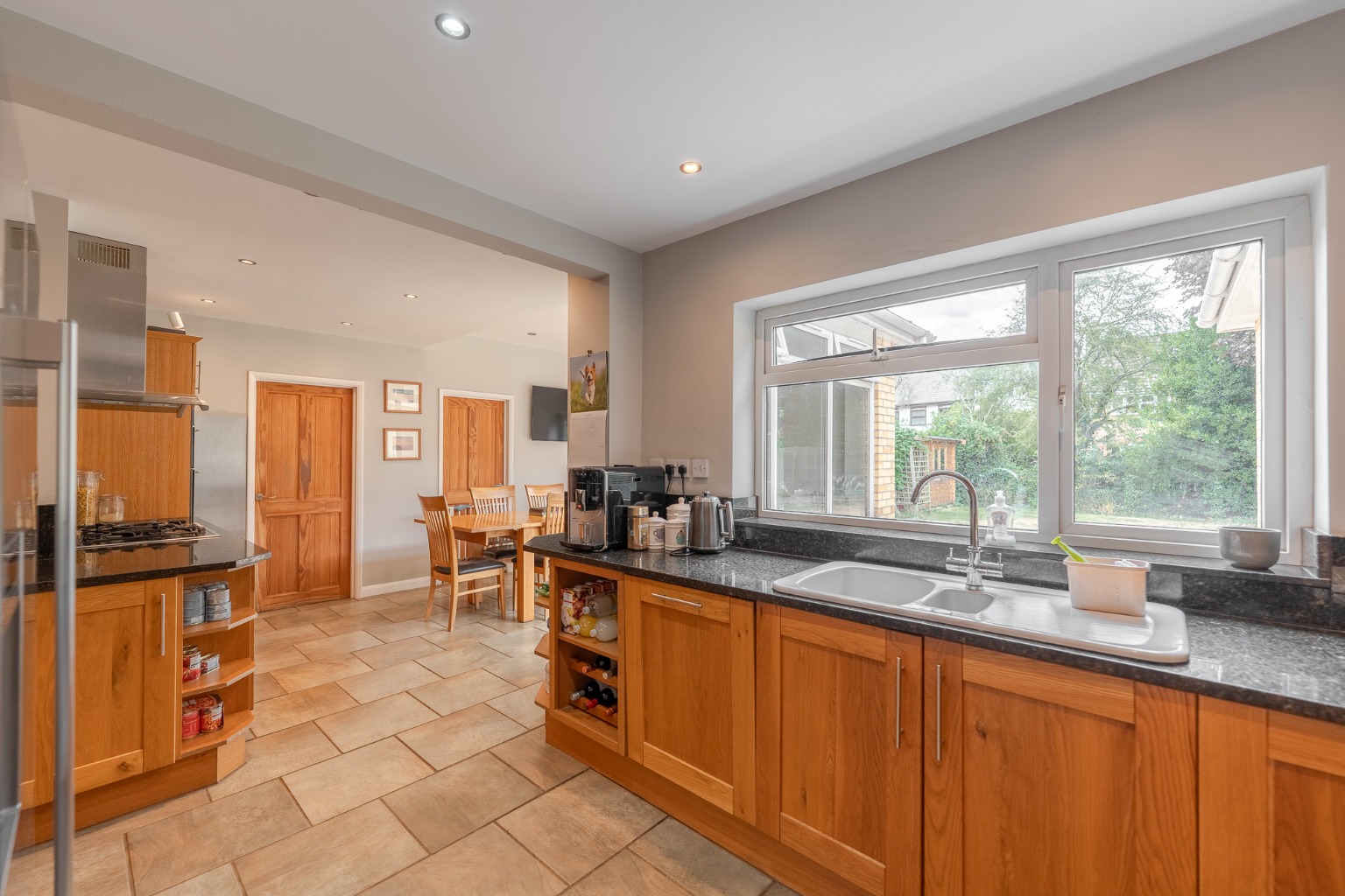 5 bed detached house for sale in Willow Close, Huntingdon 1