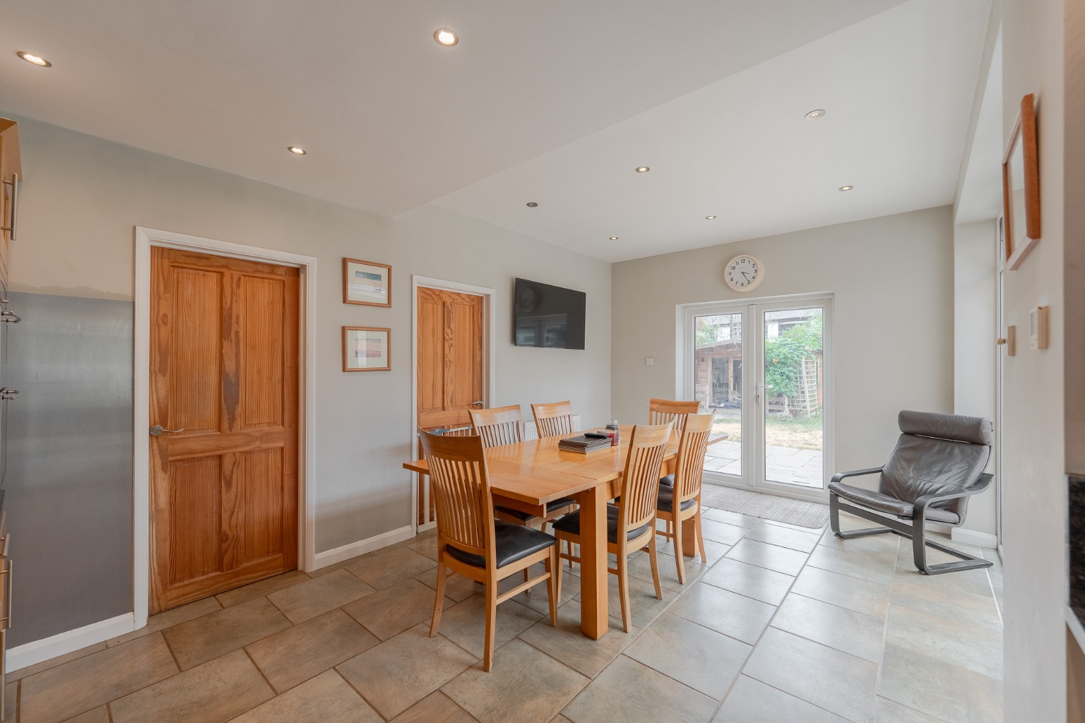 5 bed detached house for sale in Willow Close, Huntingdon  - Property Image 3