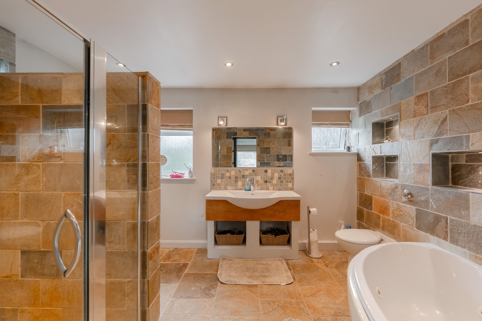 5 bed detached house for sale in Willow Close, Huntingdon  - Property Image 14