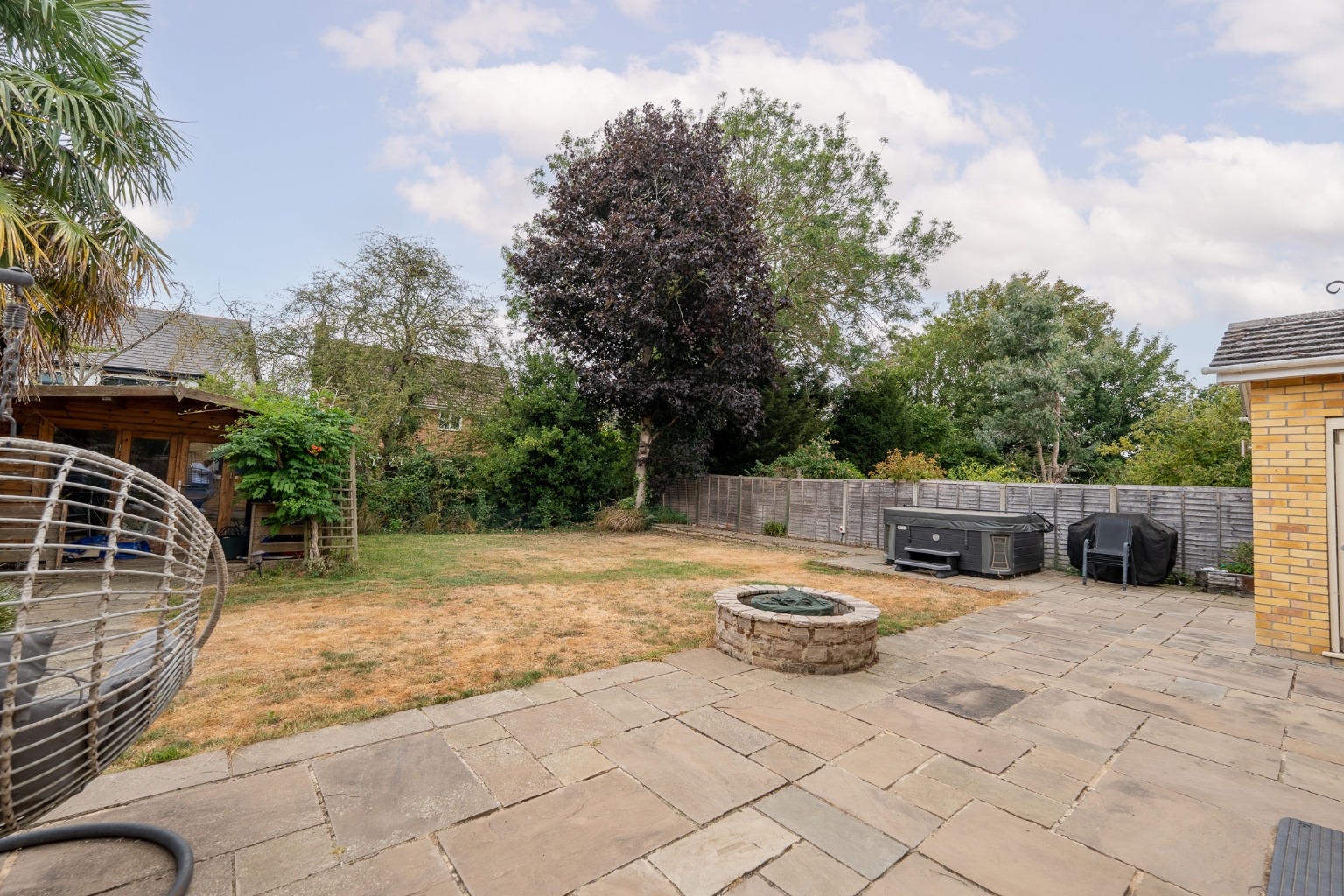 5 bed detached house for sale in Willow Close, Huntingdon 19