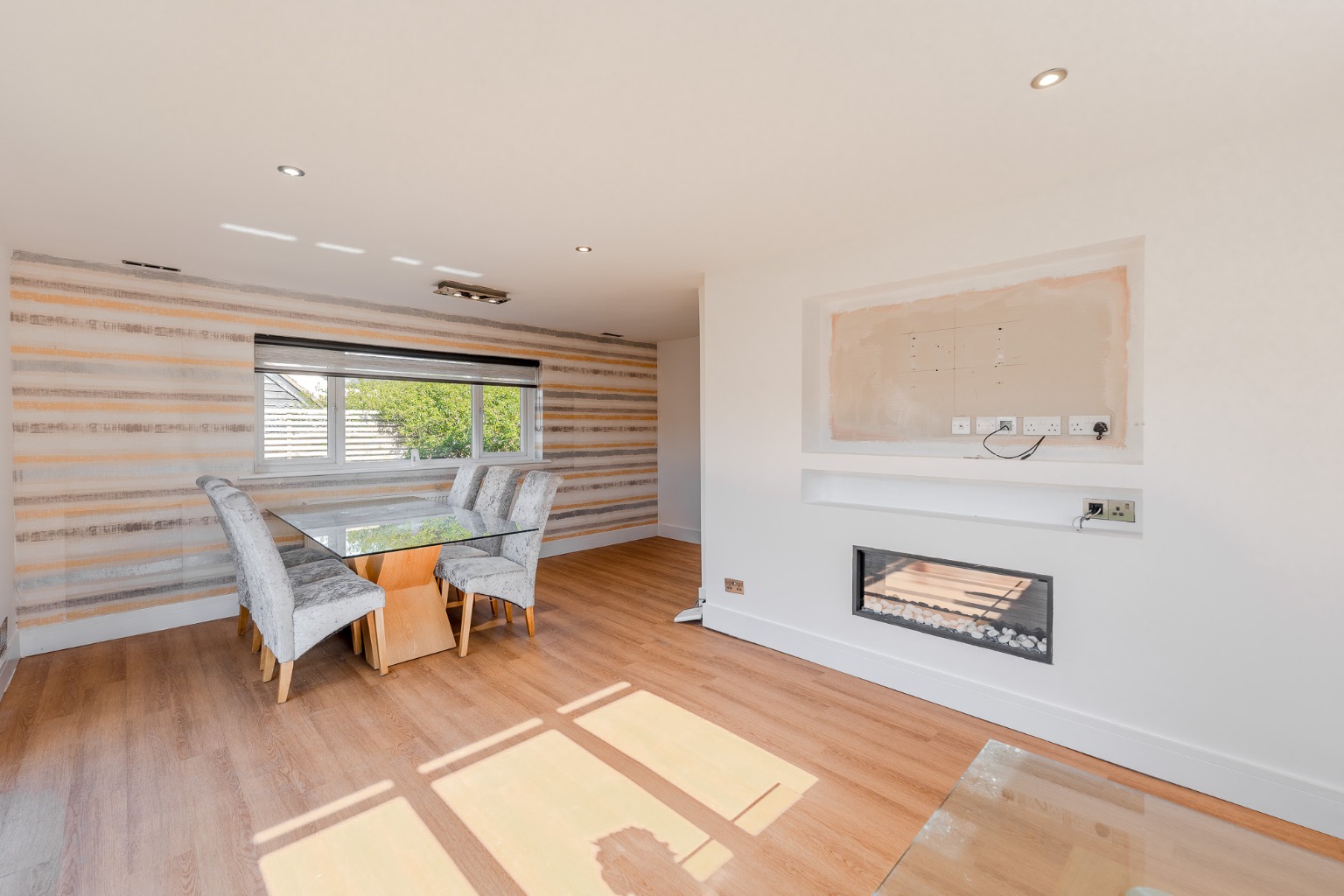 2 bed detached bungalow for sale in Bell Lane, Huntingdon  - Property Image 3