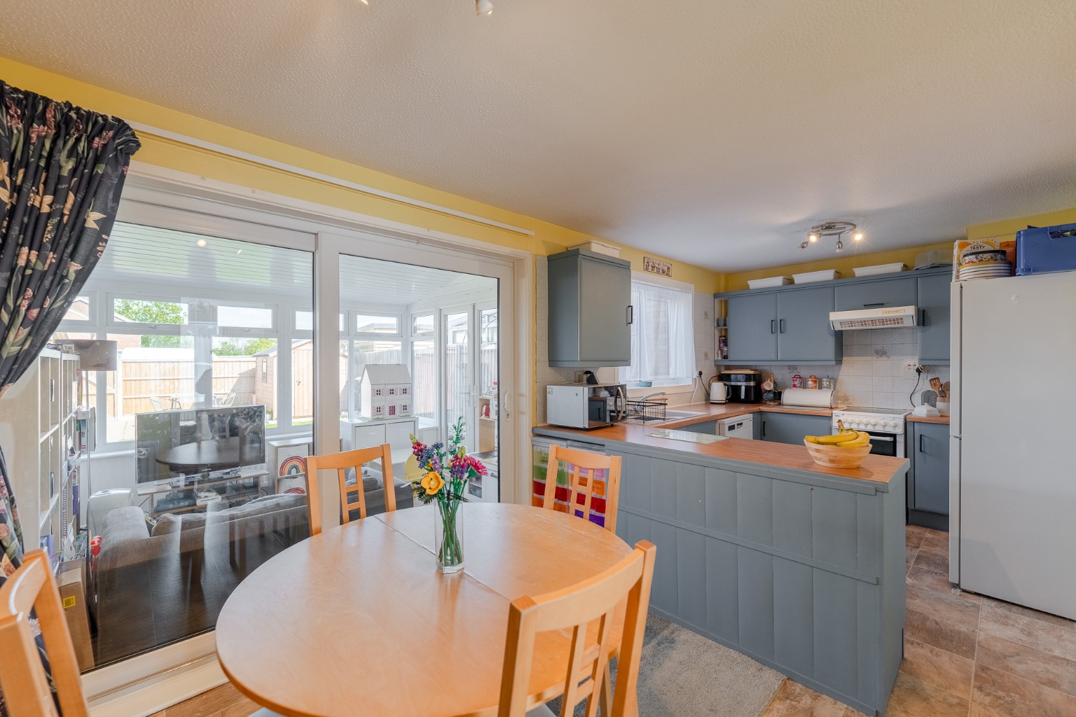 3 bed terraced house for sale in Humberdale Way, Cambridgeshire  - Property Image 5