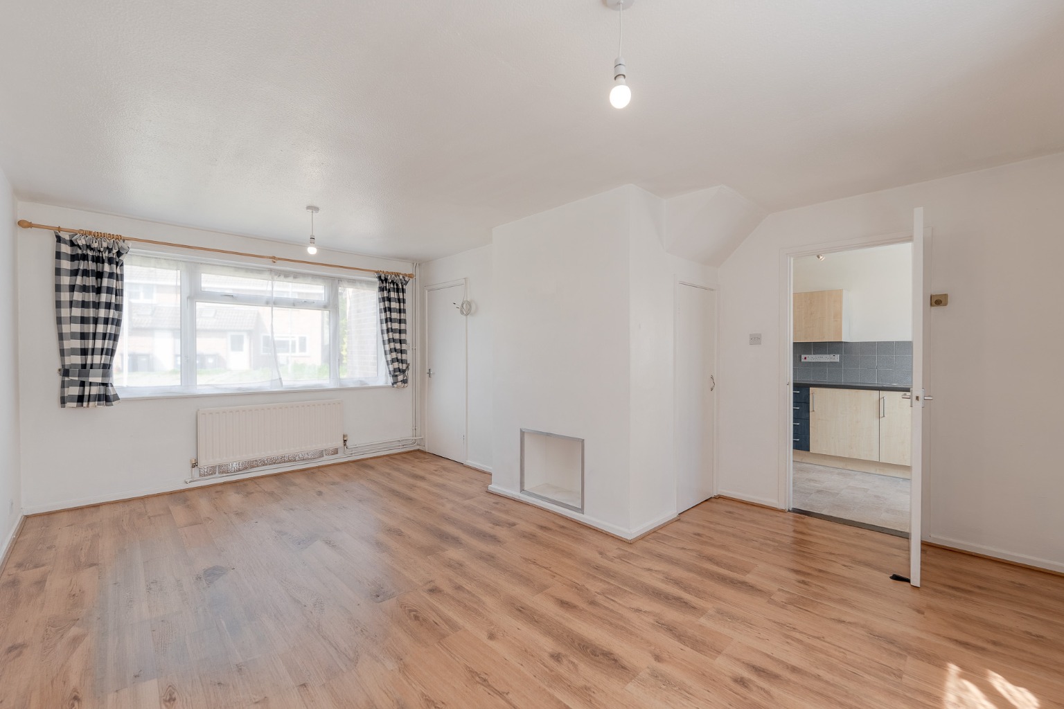 2 bed semi-detached house for sale in Somerset Road, Huntingdon 2