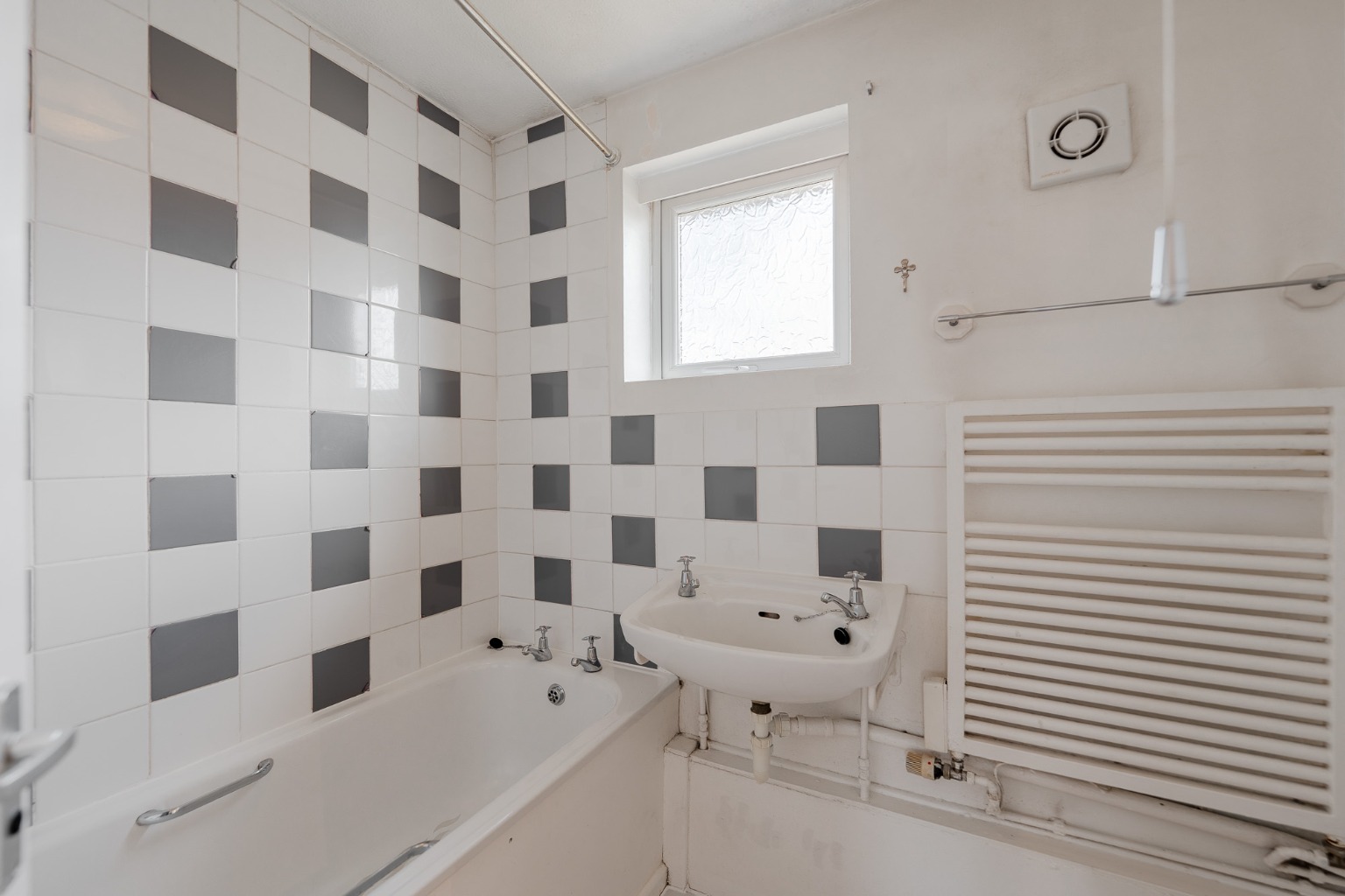 2 bed semi-detached house for sale in Somerset Road, Huntingdon 7