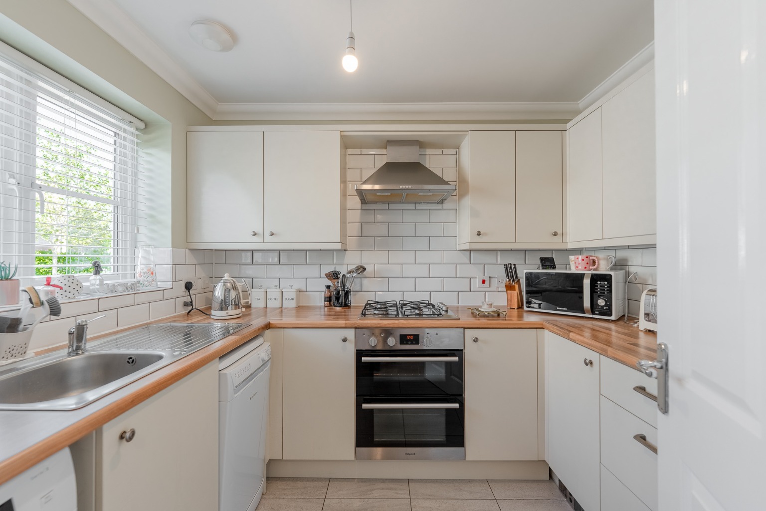 2 bed terraced house for sale in Bayley Road, Huntingdon 3