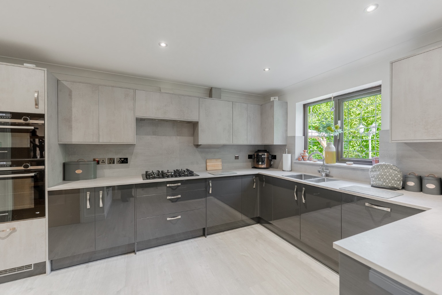 4 bed detached house for sale in High Street, Cambridgeshire  - Property Image 2