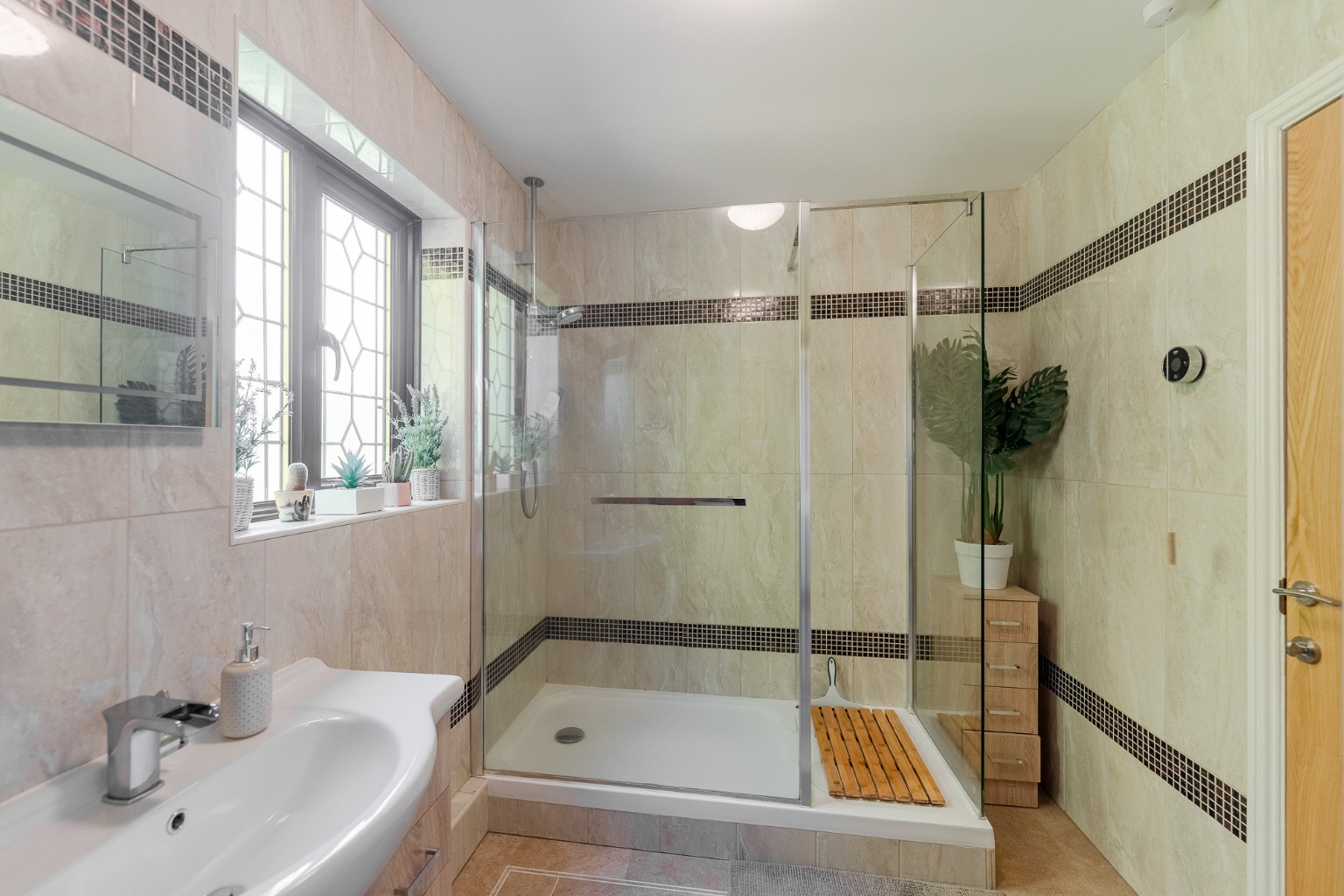 4 bed detached house for sale in High Street, Cambridgeshire  - Property Image 19
