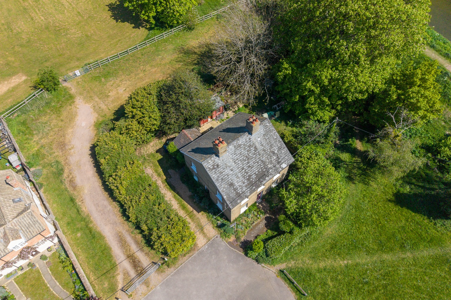 5 bed detached house for sale in Bridge End, Cambridgeshire  - Property Image 4