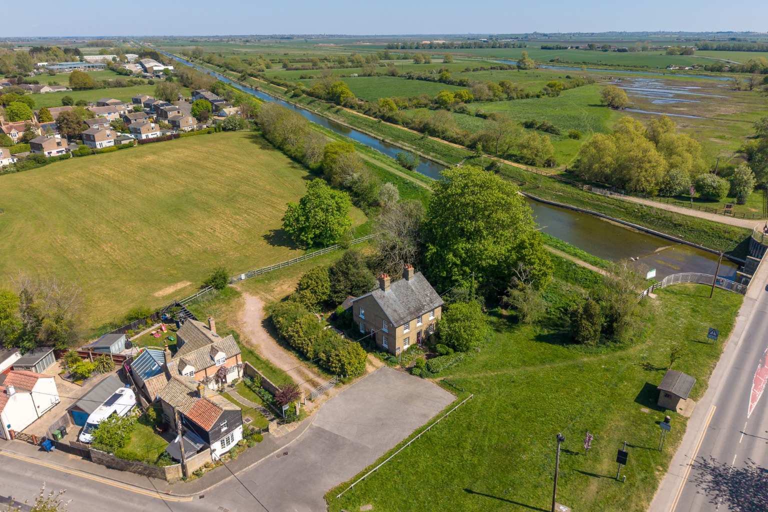 5 bed detached house for sale in Bridge End, Cambridgeshire  - Property Image 6