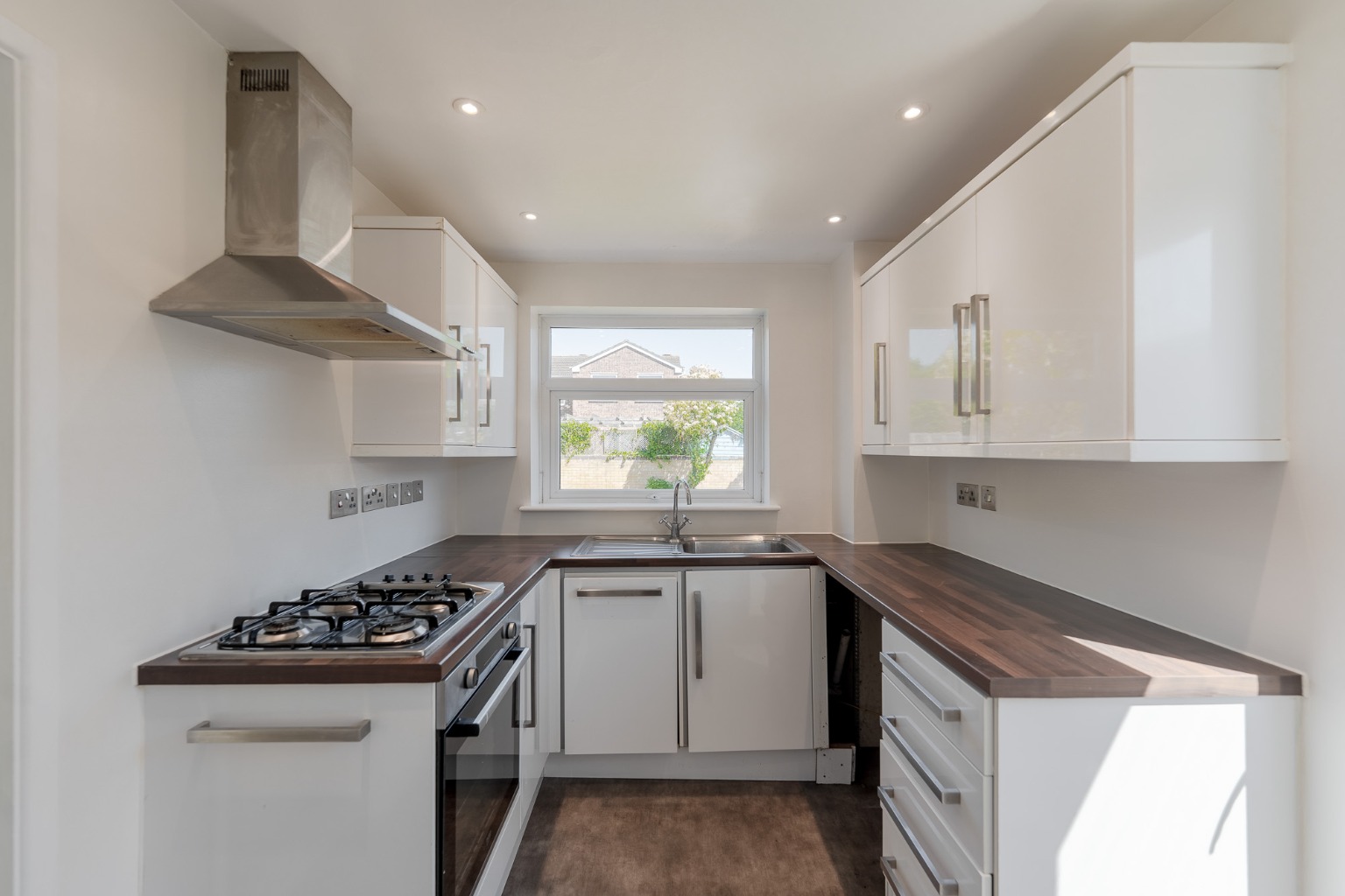3 bed semi-detached house for sale in Headlands, Cambridgeshire 2