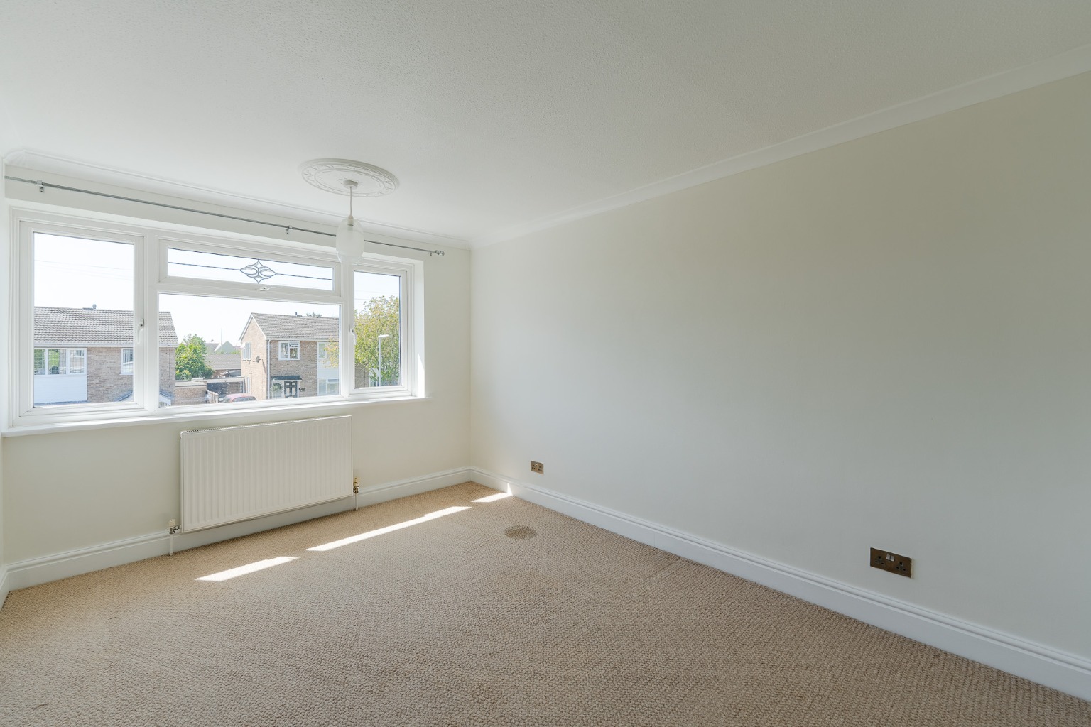 3 bed semi-detached house for sale in Headlands, Cambridgeshire  - Property Image 6