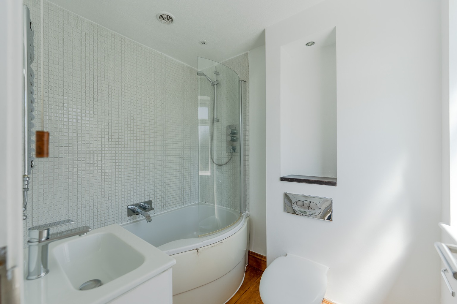 3 bed semi-detached house for sale in Headlands, Cambridgeshire  - Property Image 9