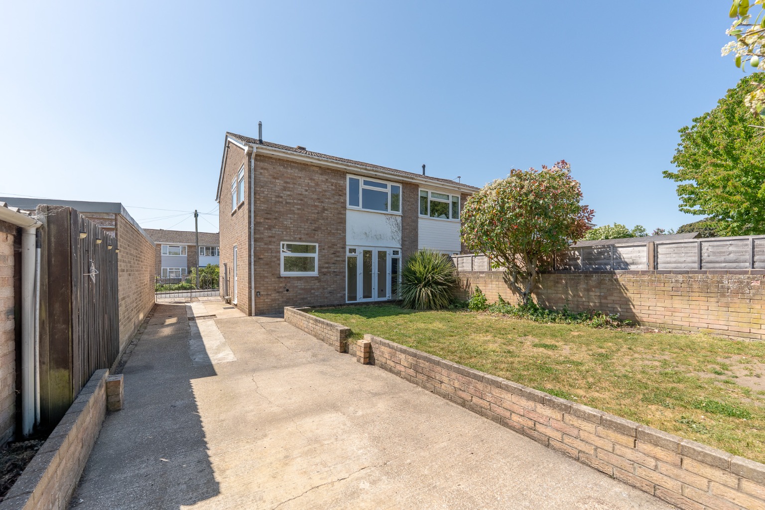 3 bed semi-detached house for sale in Headlands, Cambridgeshire 3