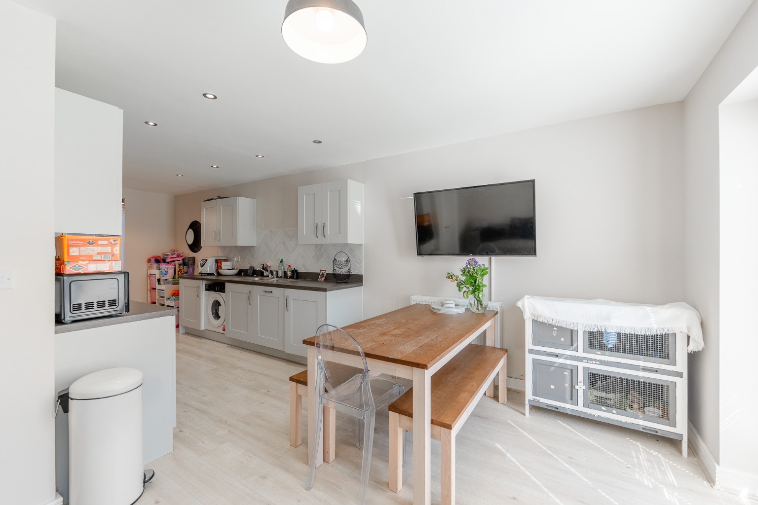 4 bed semi-detached house for sale in Griffin Road, Huntingdon  - Property Image 3