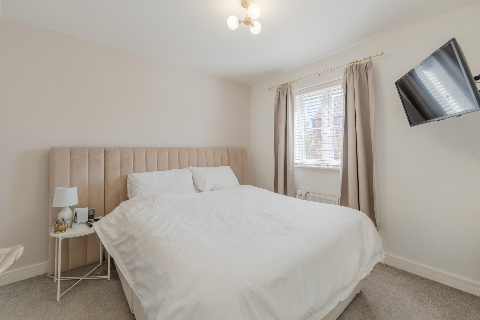 4 bed semi-detached house for sale in Griffin Road, Huntingdon 6