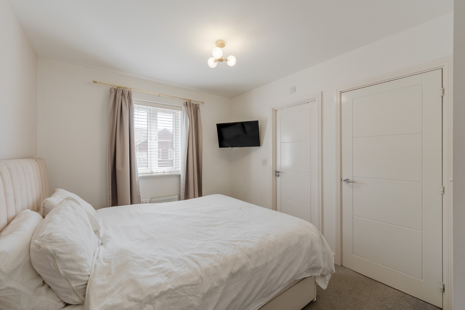 4 bed semi-detached house for sale in Griffin Road, Huntingdon 7