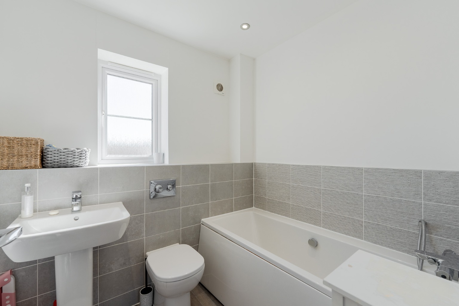 4 bed semi-detached house for sale in Griffin Road, Huntingdon 14