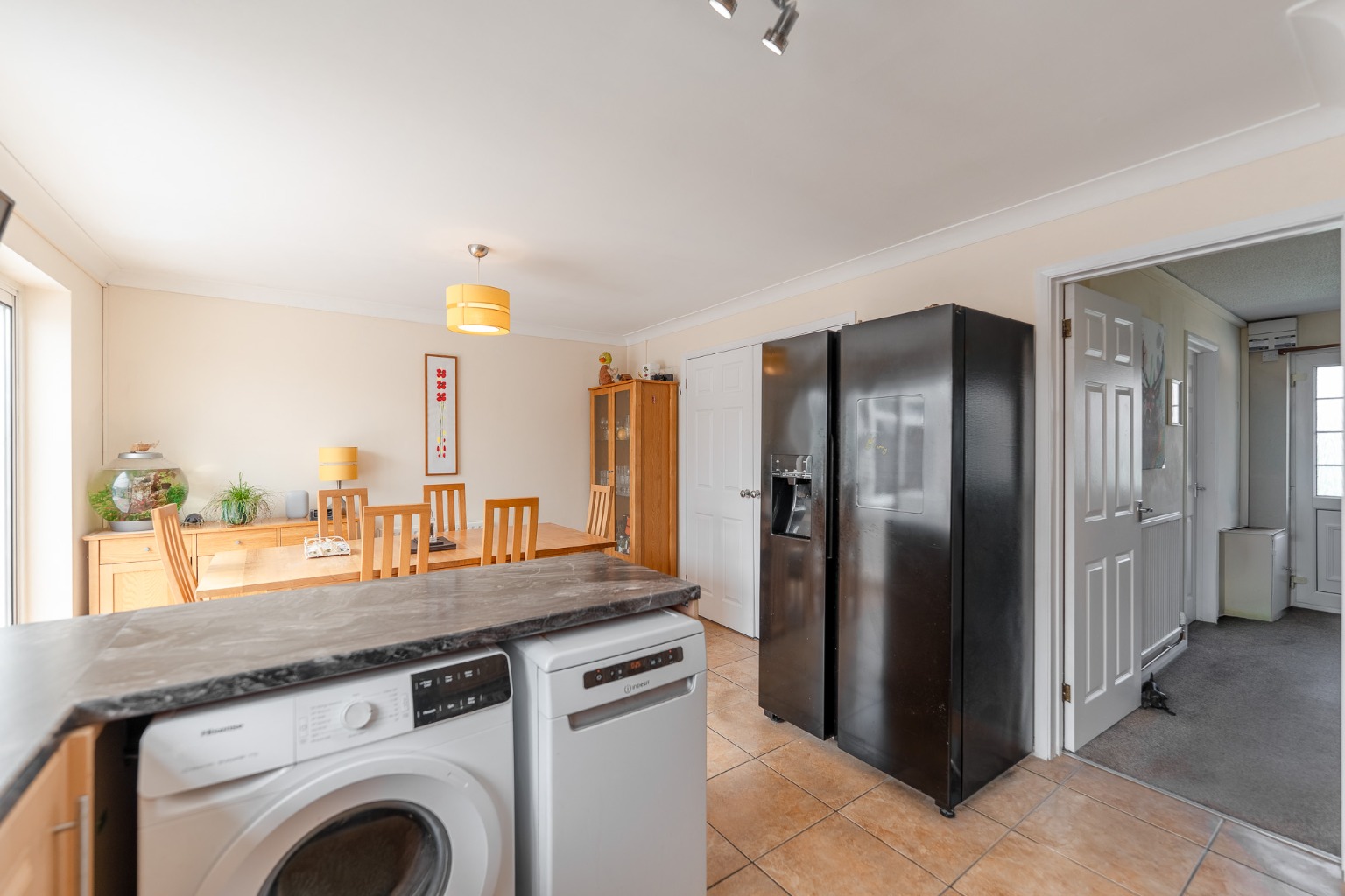 3 bed semi-detached house for sale in Greenfields, Cambridgeshire  - Property Image 6