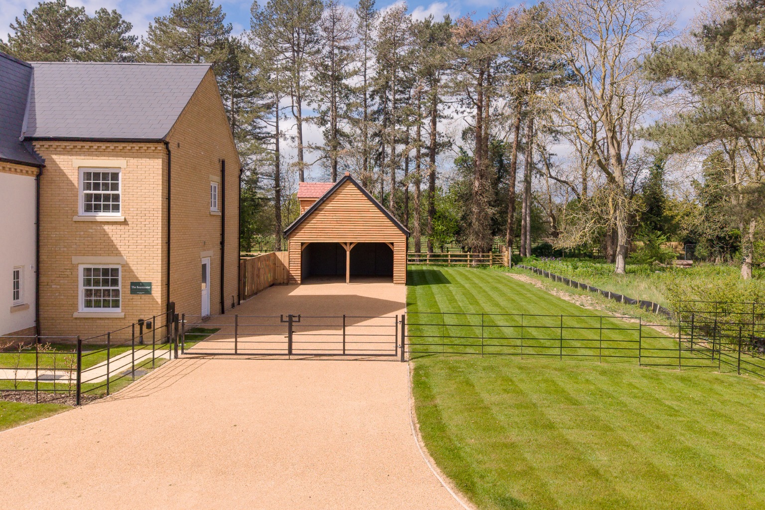 4 bed detached house for sale in Huntingdon Road, Huntingdon 29