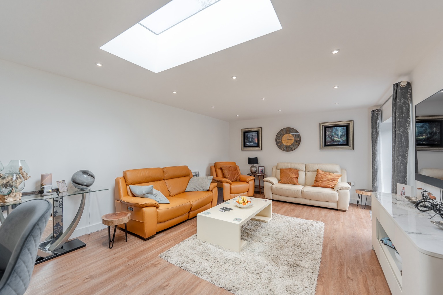 3 bed detached bungalow for sale in High Street, Cambridgeshire 4