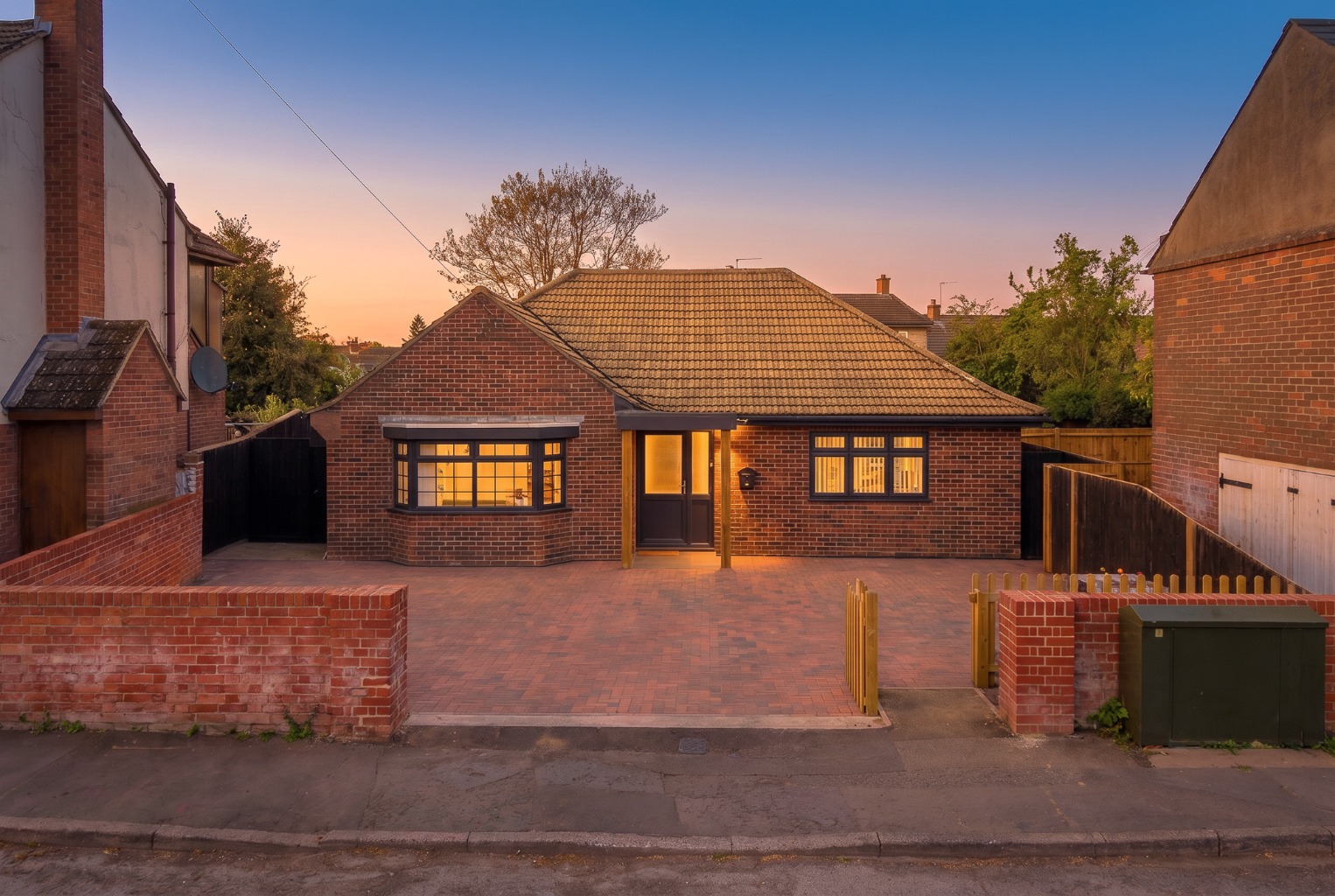 3 bed detached bungalow for sale in High Street, Cambridgeshire - Property Image 1