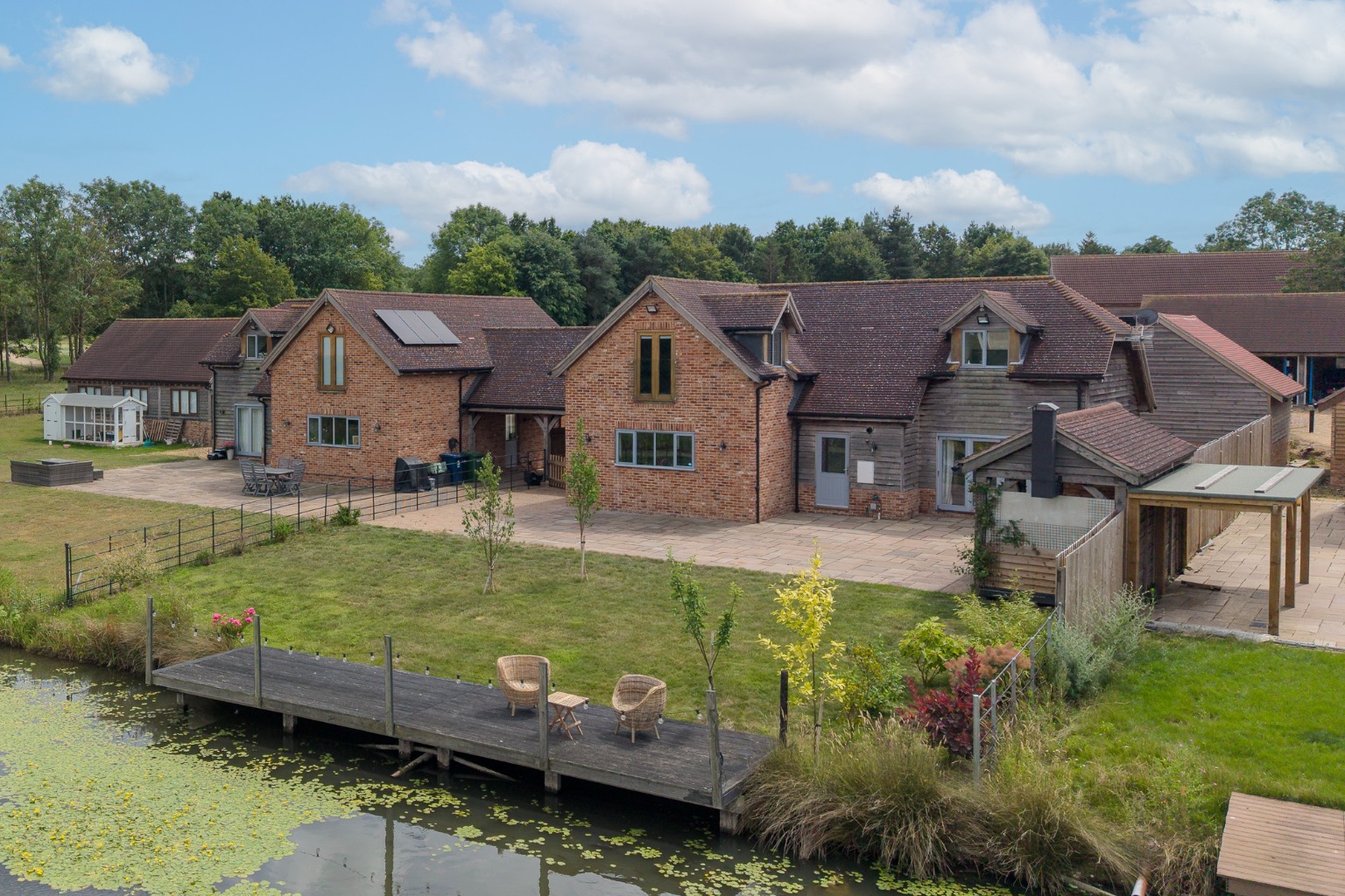 3 bed link detached house for sale in Fen Road, Huntingdon 4