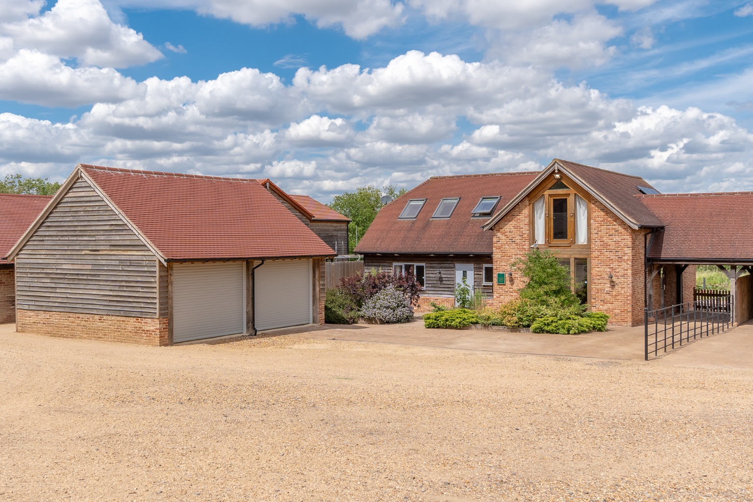 3 bed link detached house for sale in Fen Road, Huntingdon  - Property Image 32