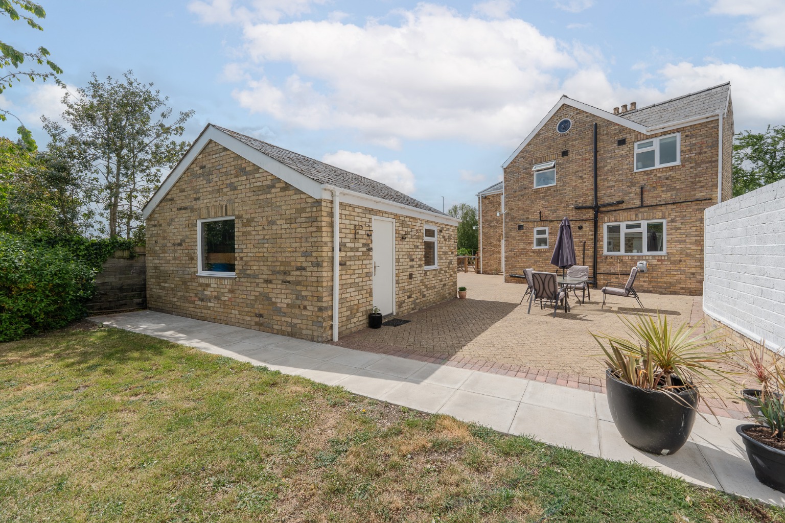 4 bed detached house for sale in London Road, Chatteris 1