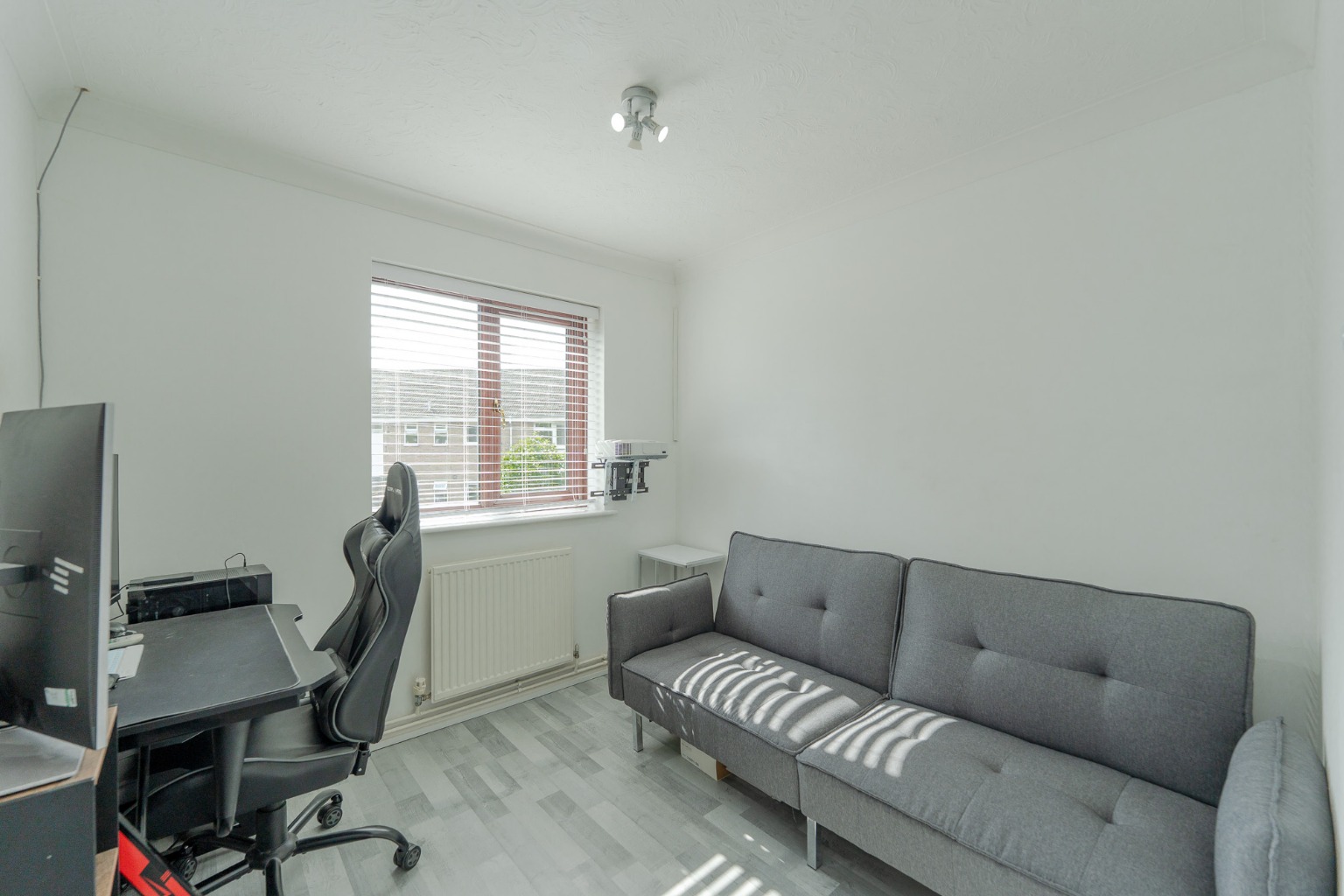 3 bed terraced house for sale in Field Close, Cambridgeshire 10