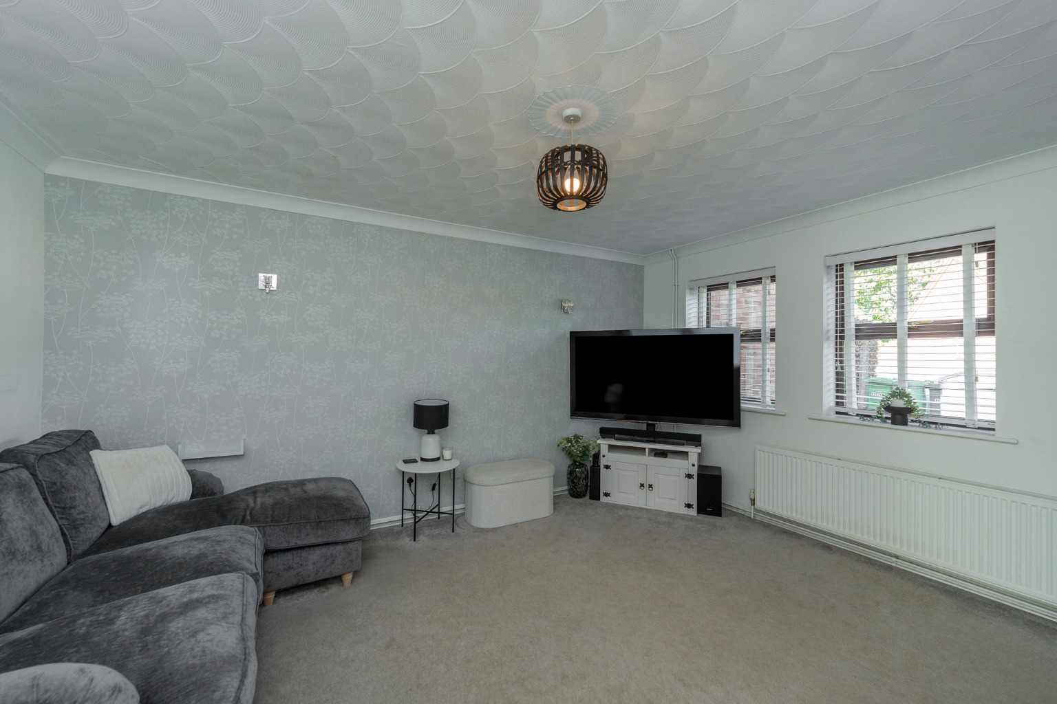 3 bed terraced house for sale in Field Close, Cambridgeshire  - Property Image 2