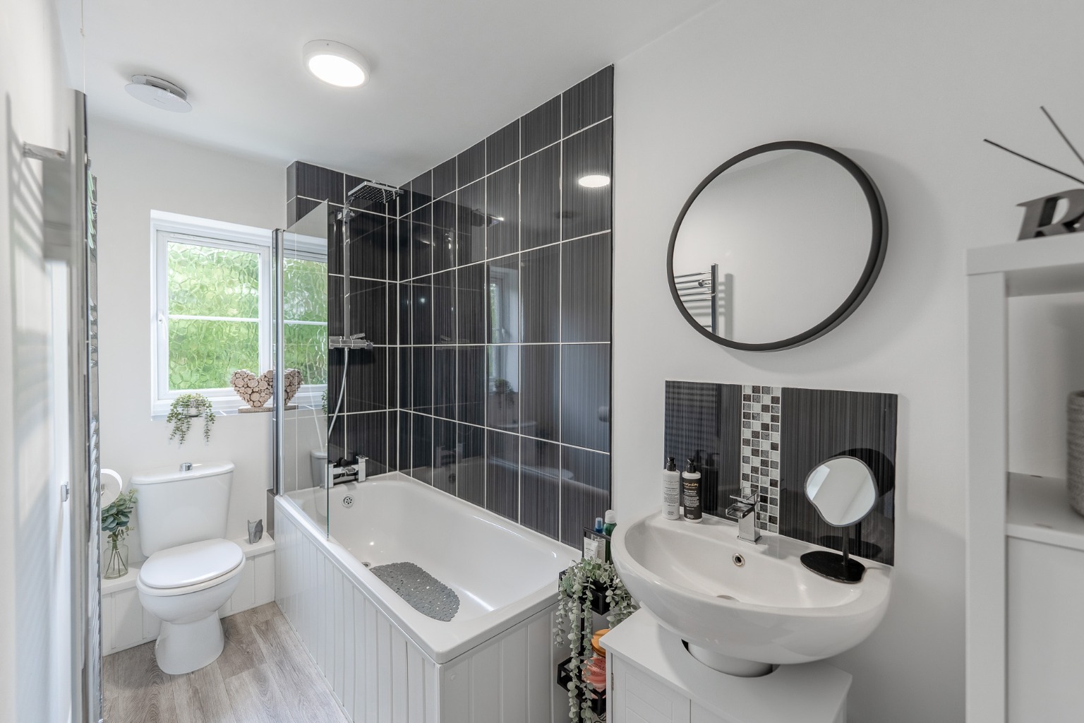 2 bed terraced house for sale in Orchard Close, Cambridgeshire  - Property Image 10