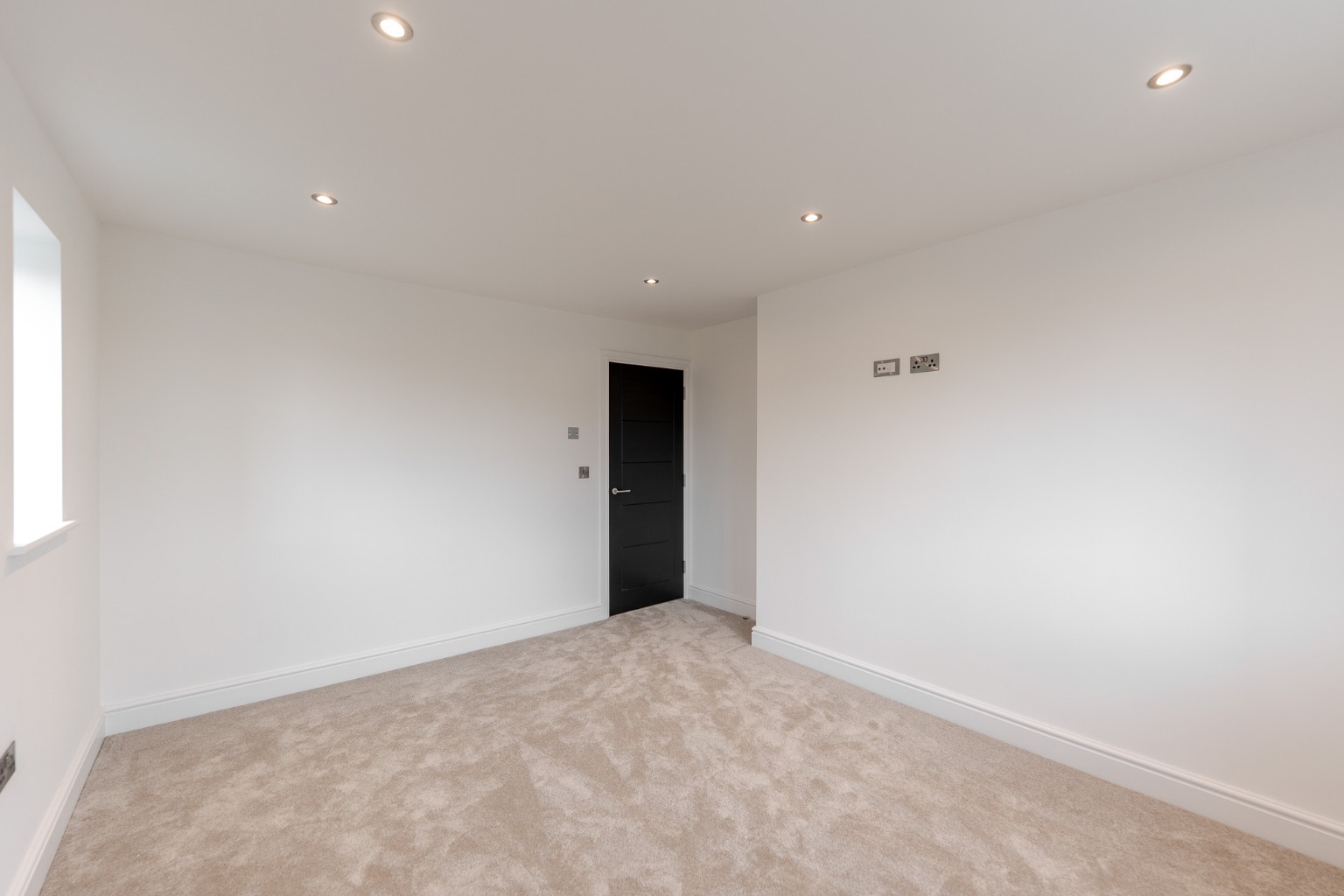 4 bed detached house for sale in Potton Road, Huntingdon 11