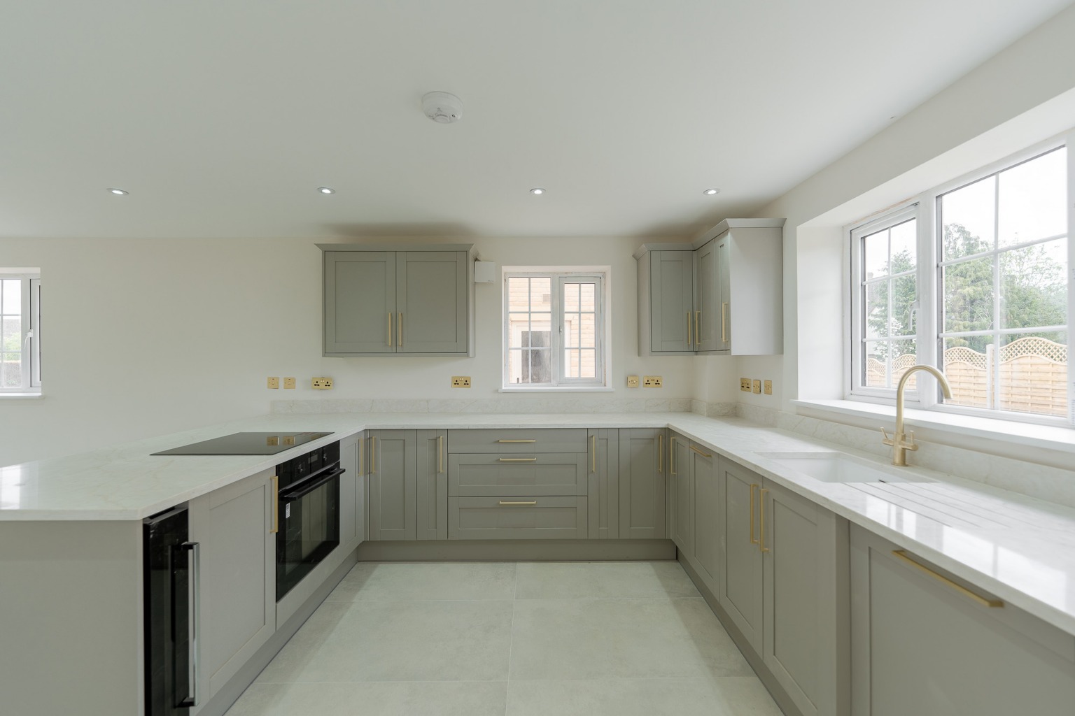 4 bed detached house for sale in Potton Road, Huntingdon 4