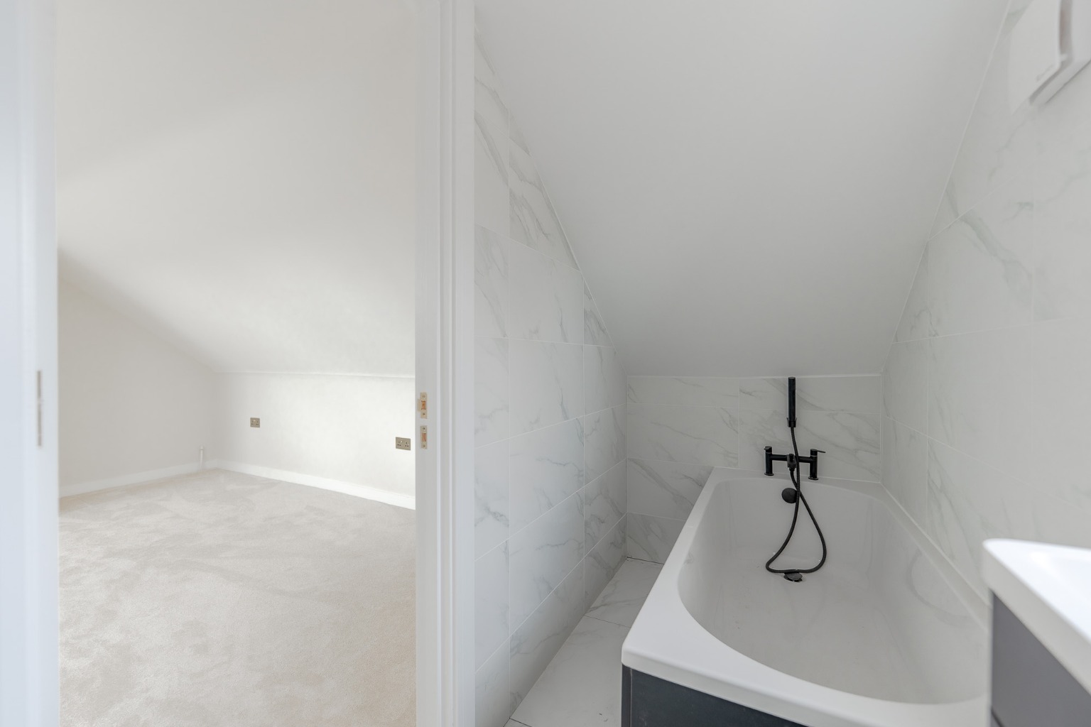 4 bed detached house for sale in Potton Road, Huntingdon  - Property Image 14