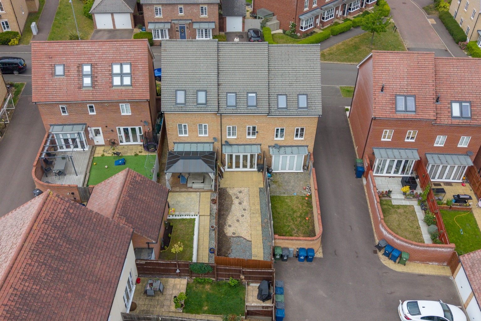 3 bed terraced house for sale in Summer's Hill Drive, Cambridge 4