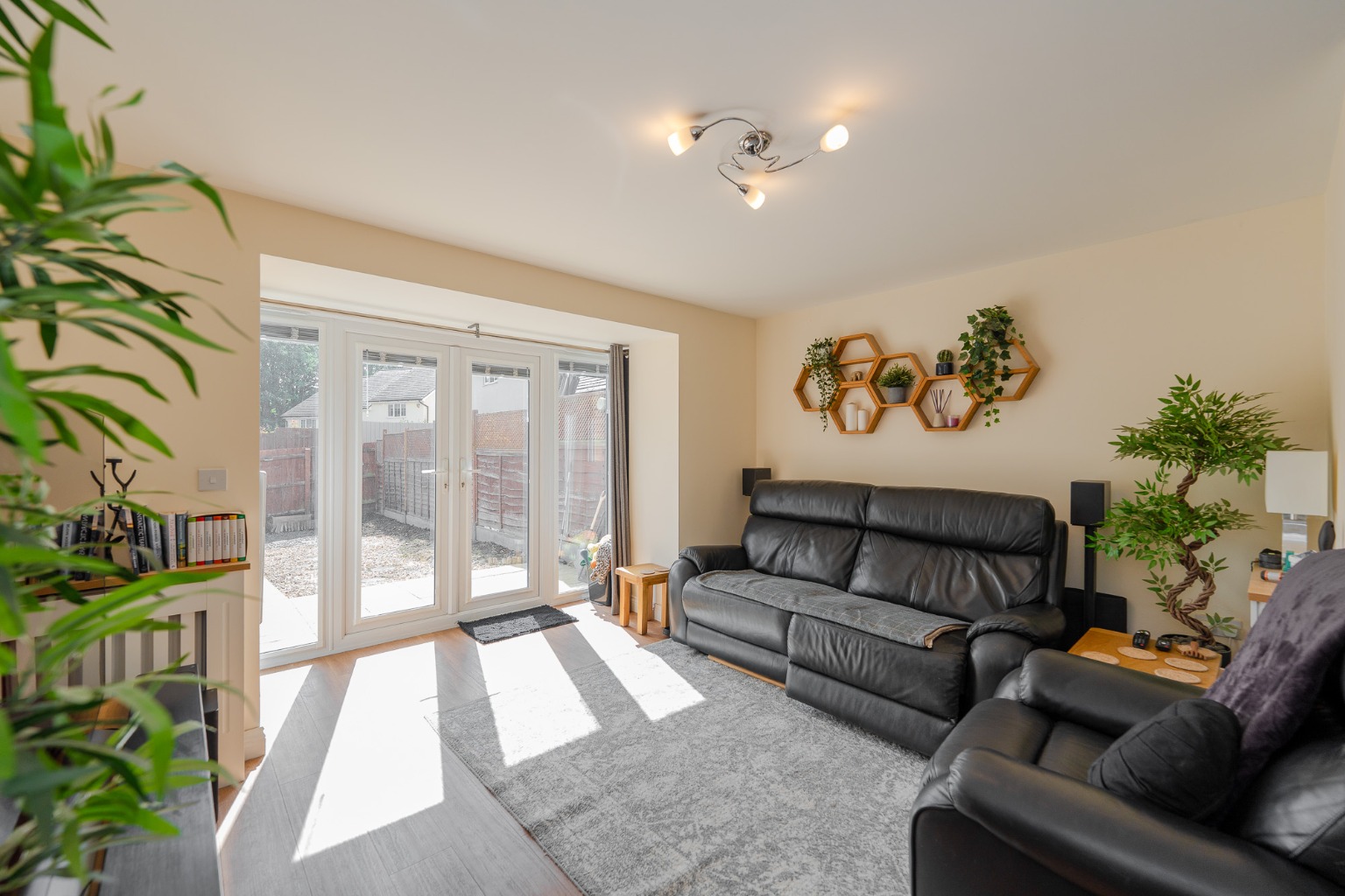 3 bed terraced house for sale in Summer's Hill Drive, Cambridge  - Property Image 4